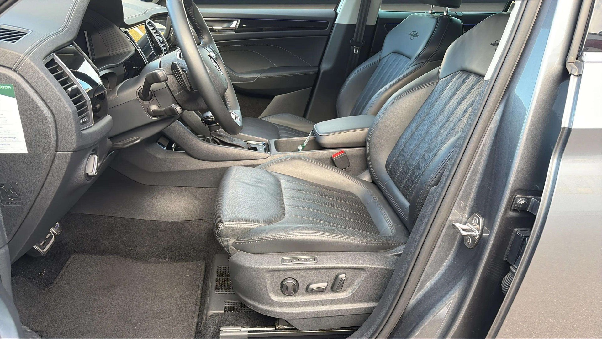 SKODA Kodiaq 2.0 TDI CR L&K 4x4 DSG 200PS mit AHK & 360° Kameras-image-10