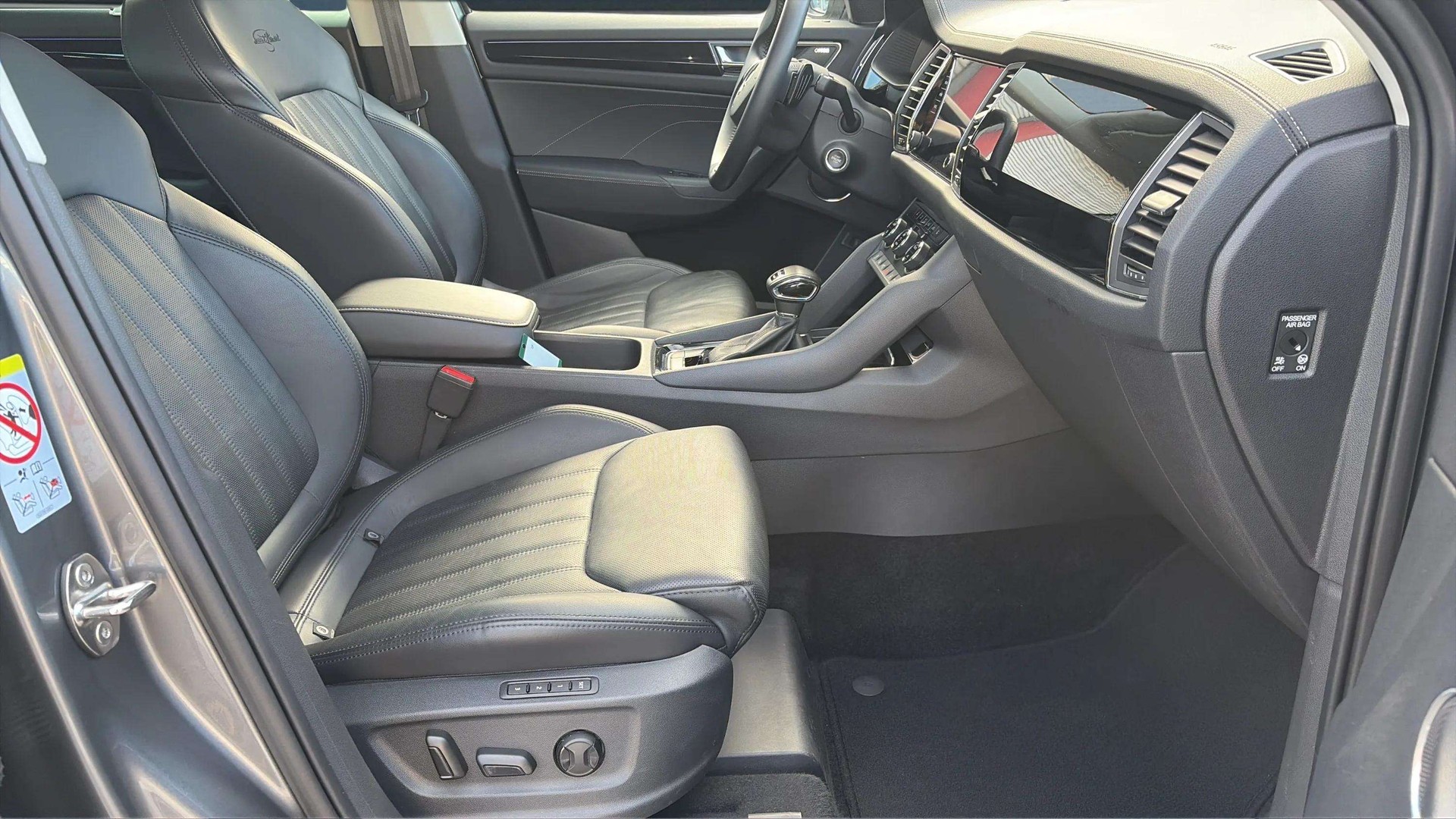 SKODA Kodiaq 2.0 TDI CR L&K 4x4 DSG 200PS mit AHK & 360° Kameras-image-11