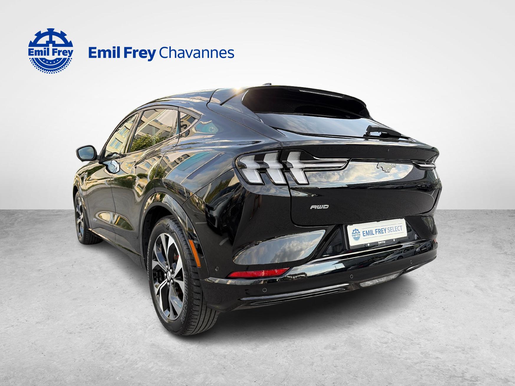 FORD Mustang Mach-E Standard AWD-image-4