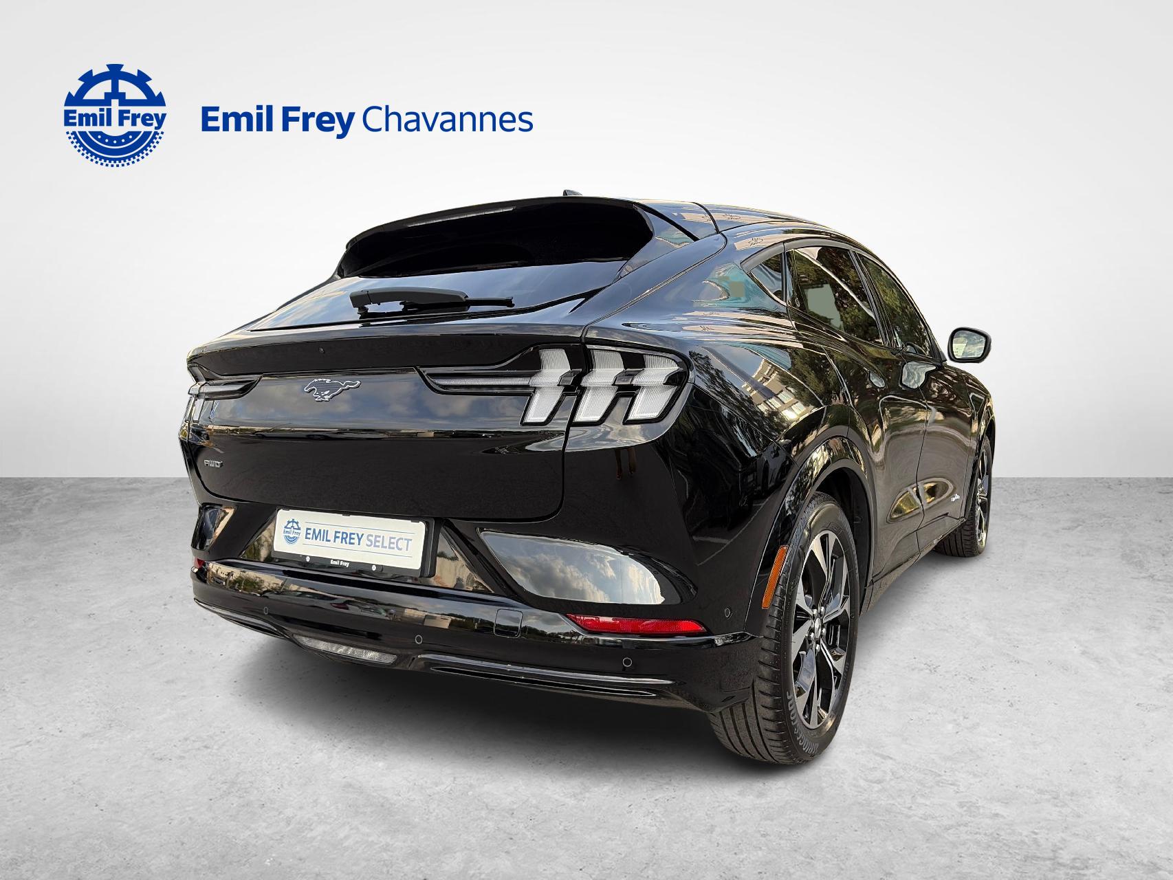 FORD Mustang Mach-E Standard AWD-showroom-element-3