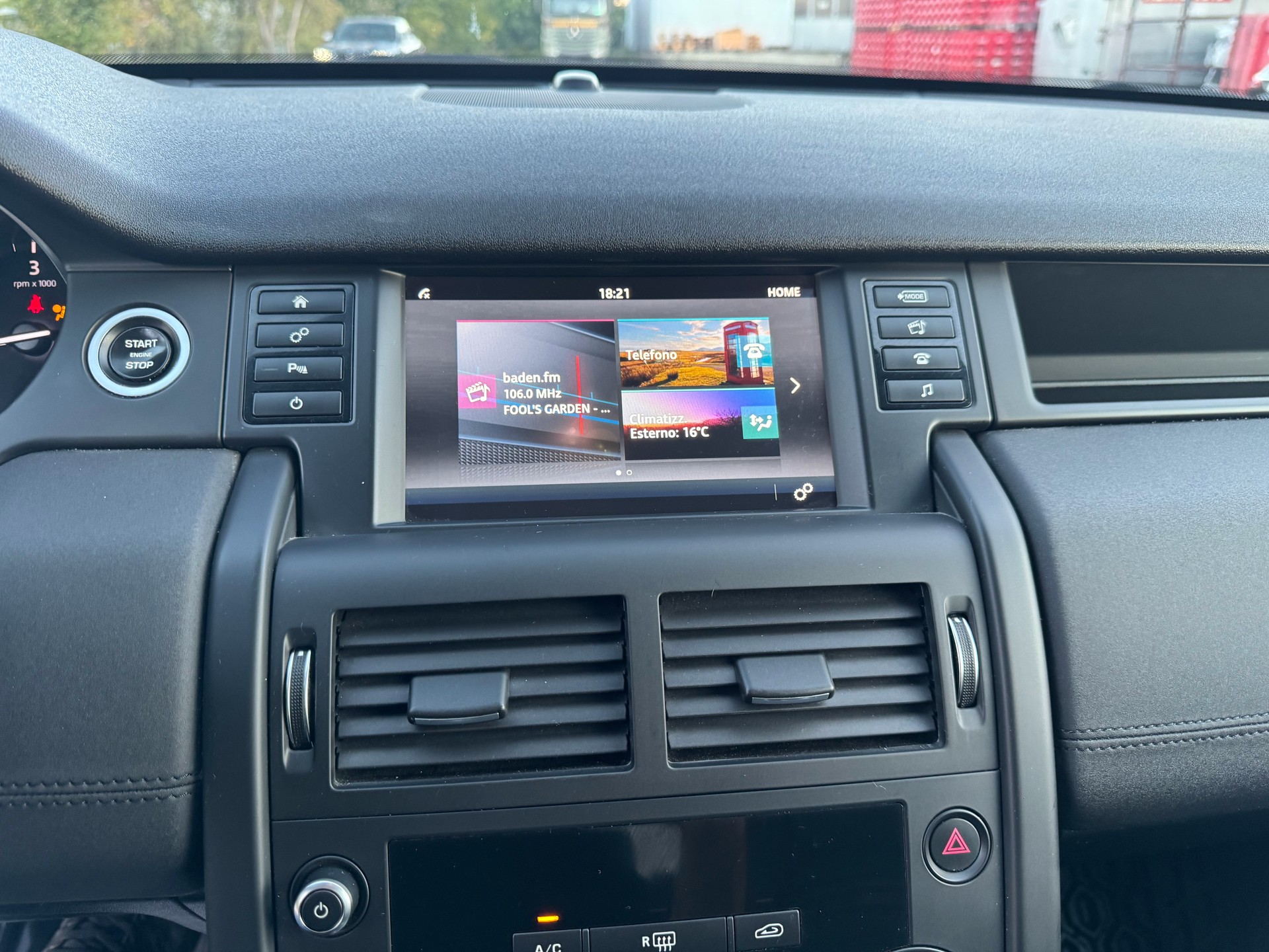 LAND ROVER Discovery Sport 2.0 TD4 HSE AT9-image-21