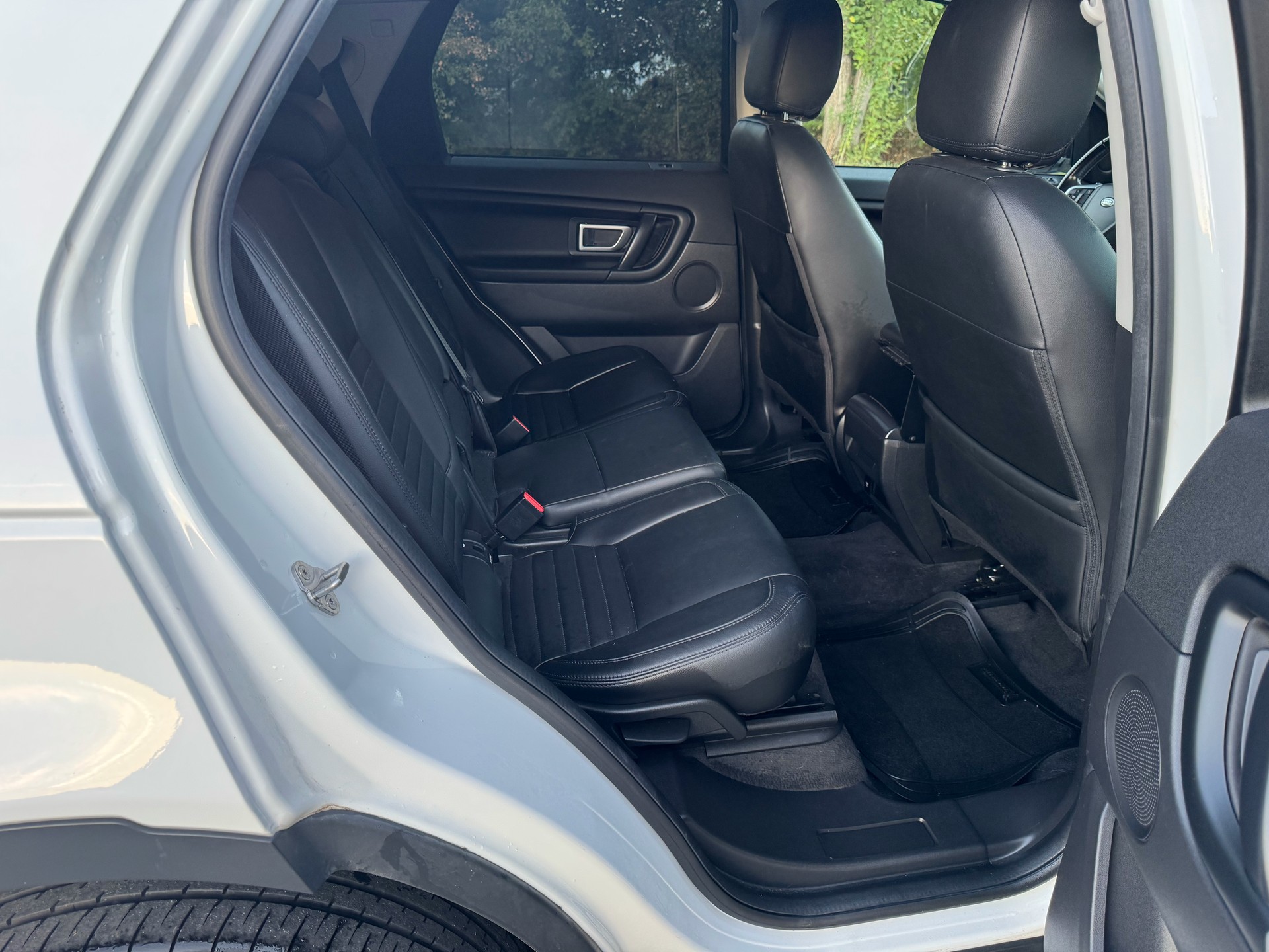 LAND ROVER Discovery Sport 2.0 TD4 HSE AT9-image-10