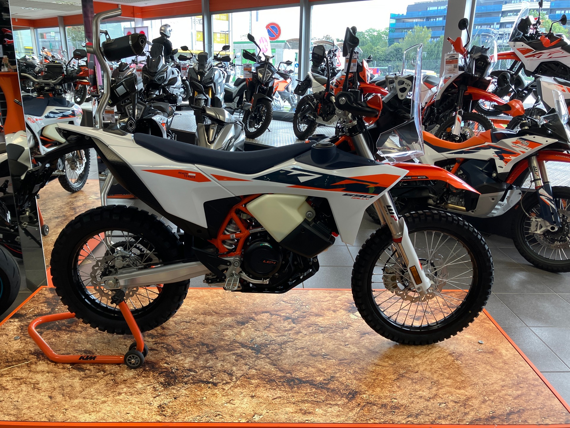 KTM 690 Rally
