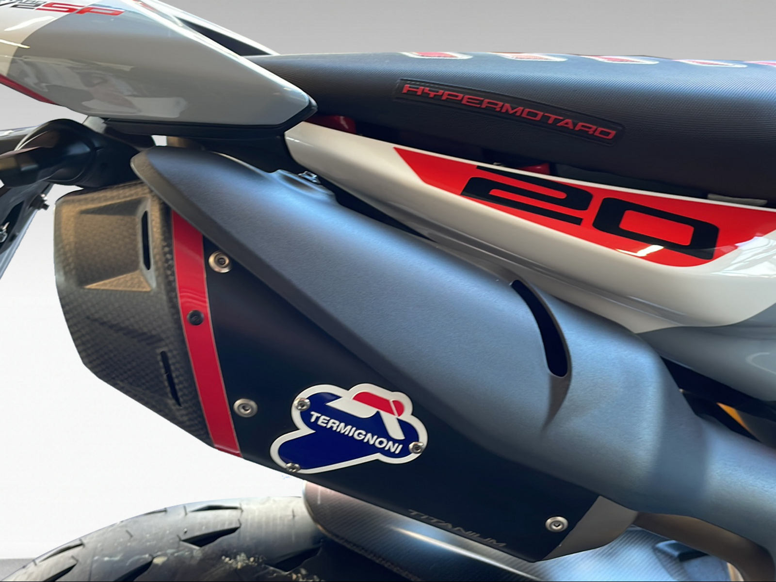 DUCATI 890 Hypermotard V2 SP ABS-image-10