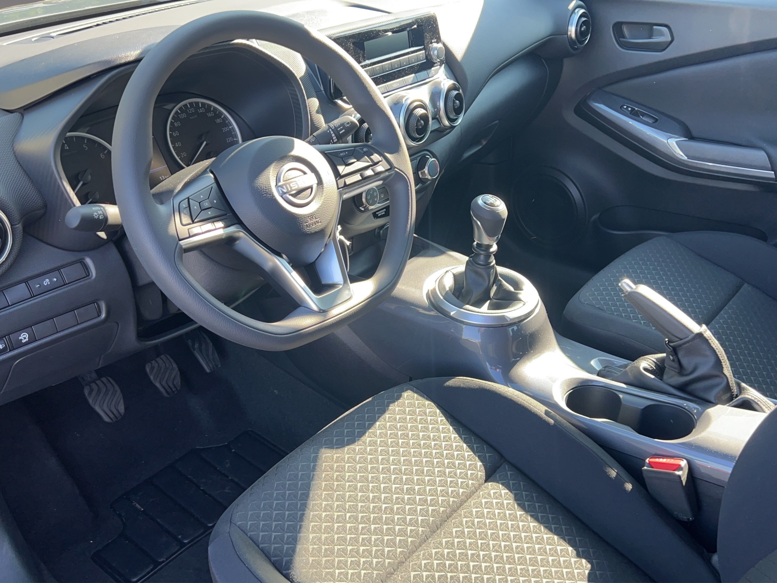 NISSAN Juke 1.0 DIG-T Visia 114PS 6MT-image-5