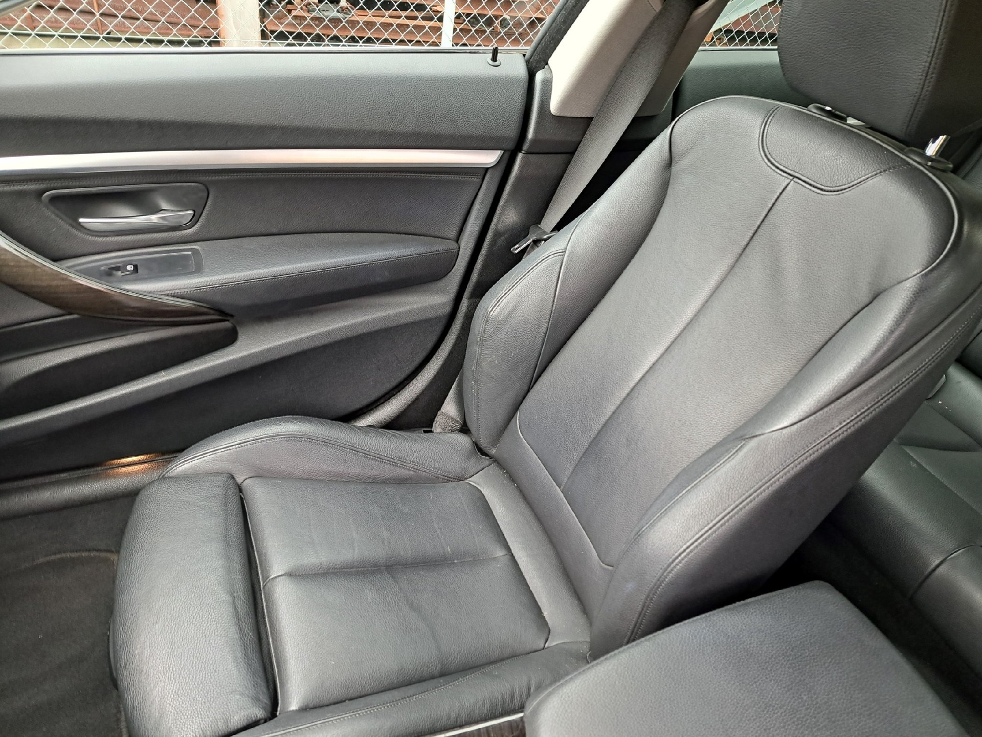 BMW 320d GT xDrive Luxury Line Steptronic-image-11