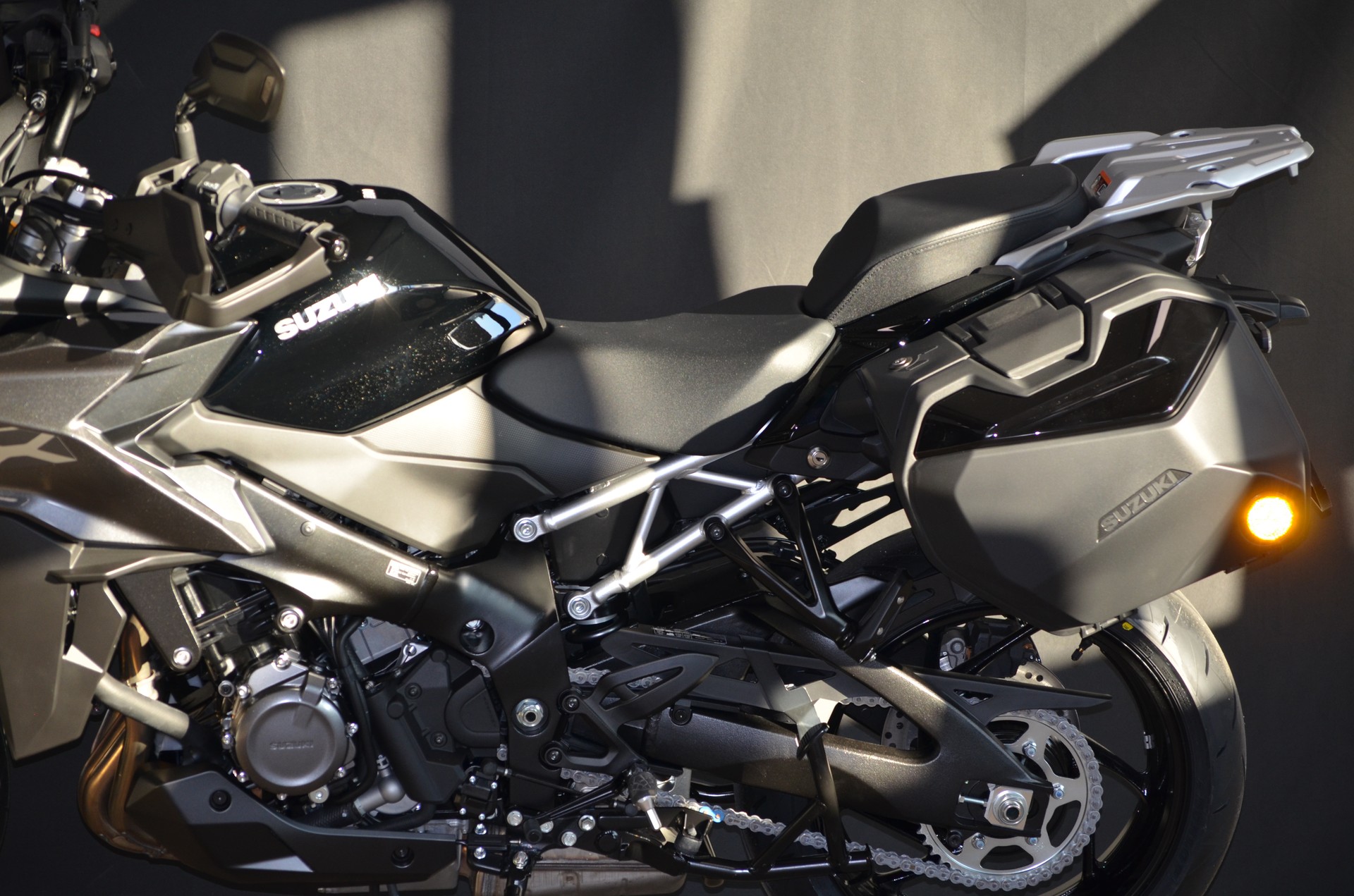 SUZUKI GSX-S 1000 GX TRAVEL MY24-image-11