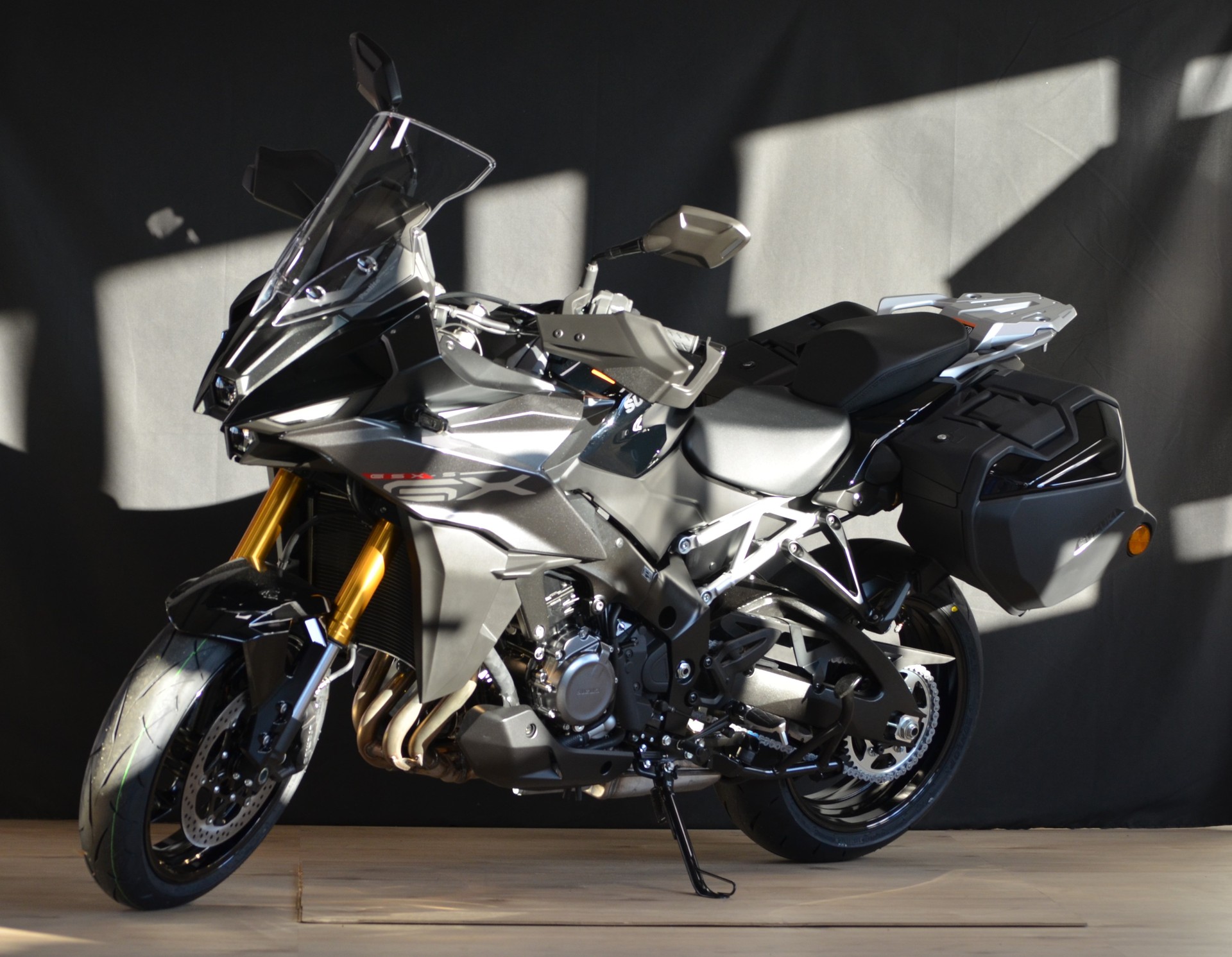 SUZUKI GSX-S 1000 GX TRAVEL MY24-image-1