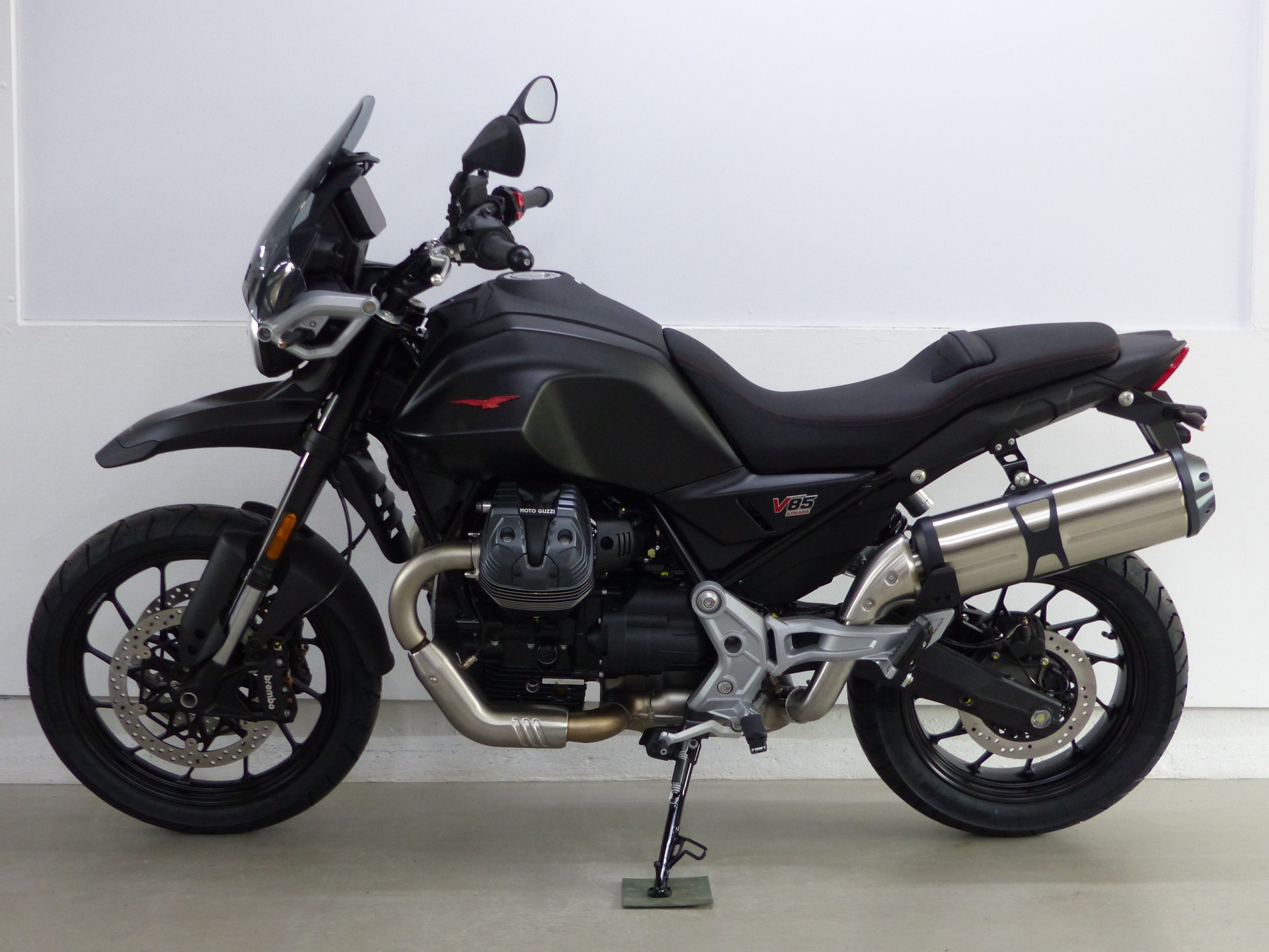 MOTO GUZZI V85 Strada MY25-image-2