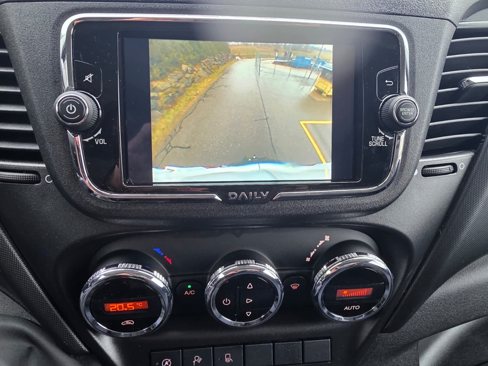 IVECO 35S14HA8V Fourgon 12m3-image-13