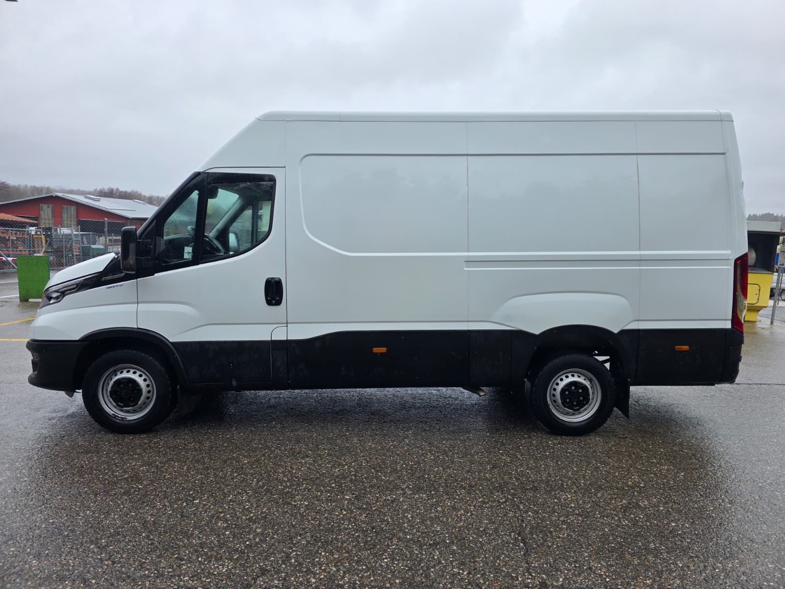 IVECO 35S14HA8V Fourgon 12m3-image-8