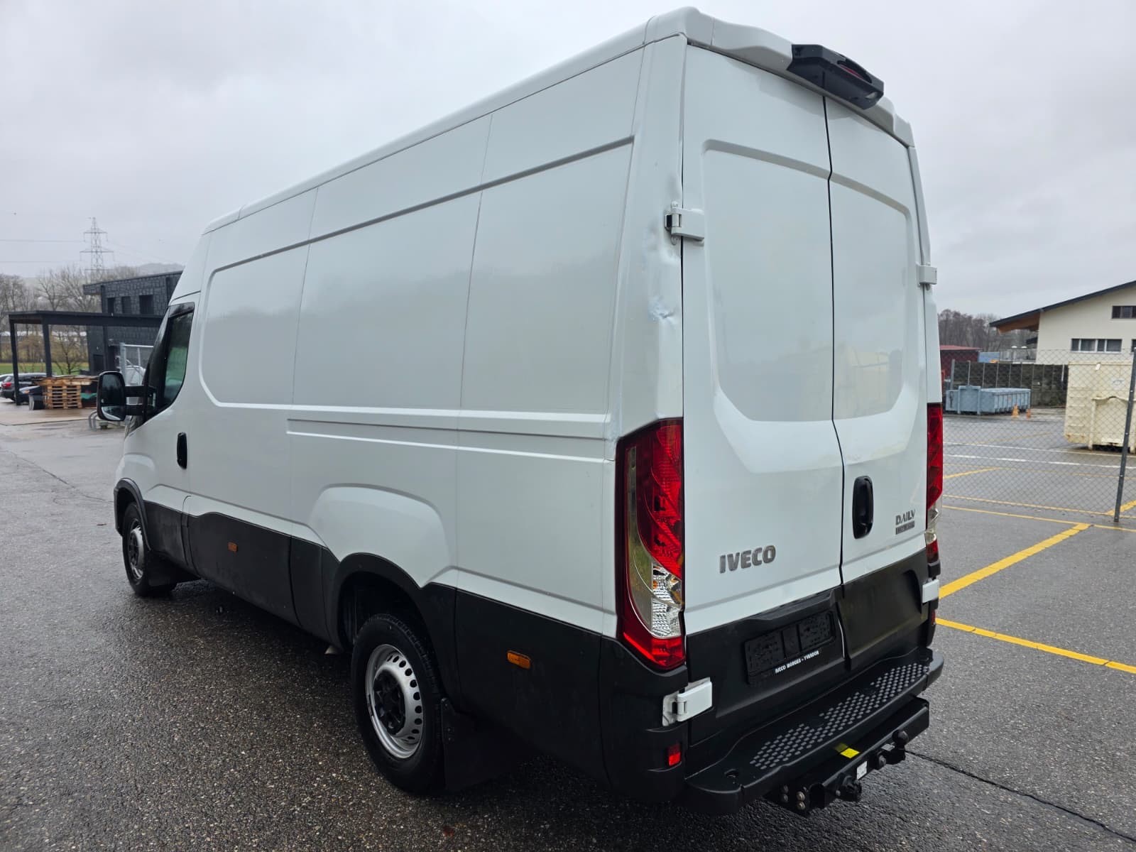 IVECO 35S14HA8V Fourgon 12m3-image-1