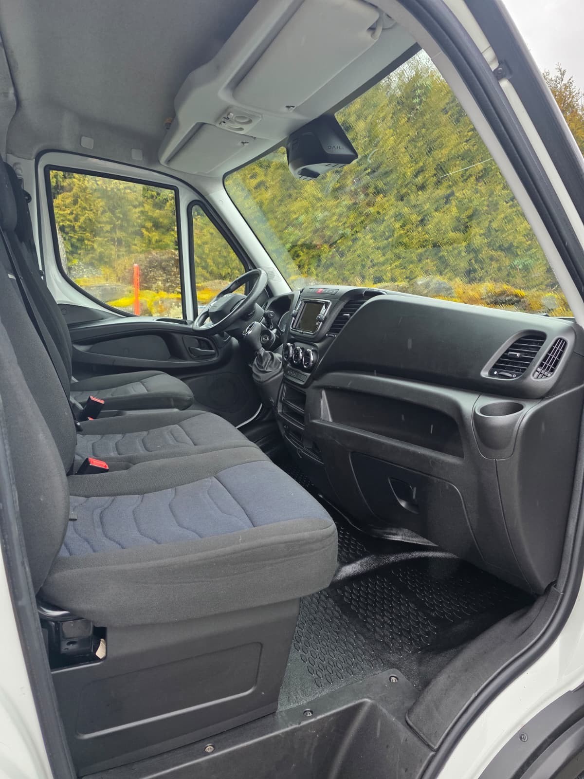 IVECO 35S14HA8V Fourgon 12m3-image-11