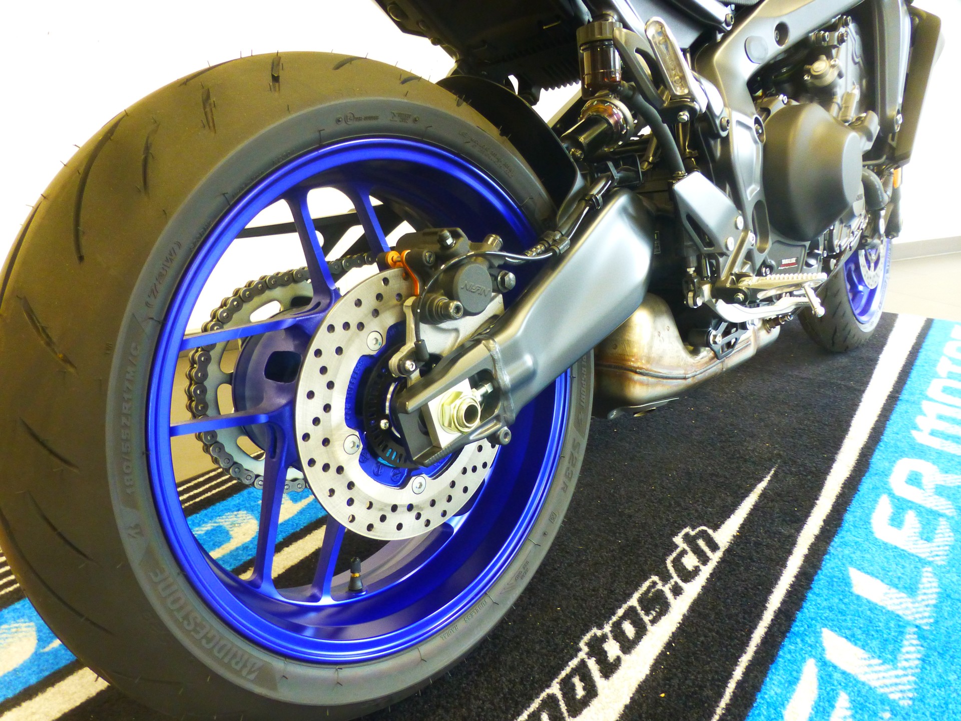 YAMAHA MT-09-image-12