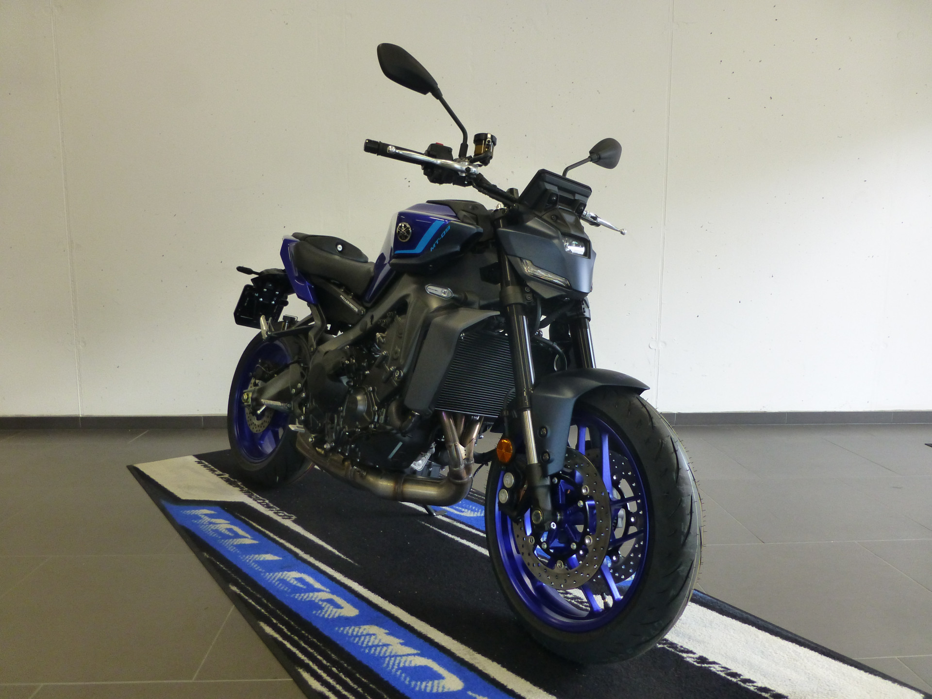 YAMAHA MT-09-image-3