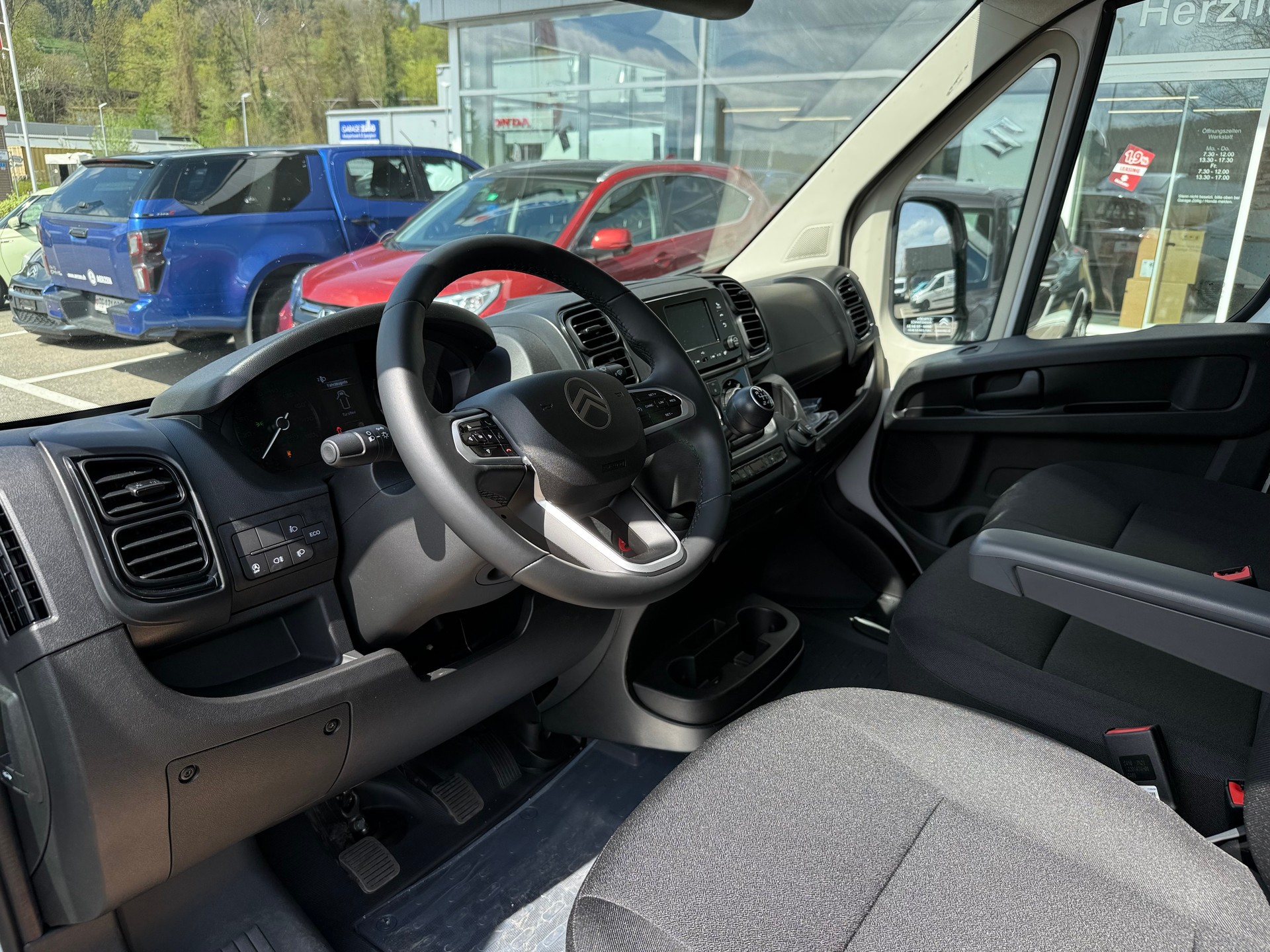 CITROEN Jumper 35+ 2.2 BlueHDi 180PS L4H2 2 Airbag Kamera 270°Tür Doppelblattfedern AHK 3T Holzboden, alle Grössen verfügbar!-image-9