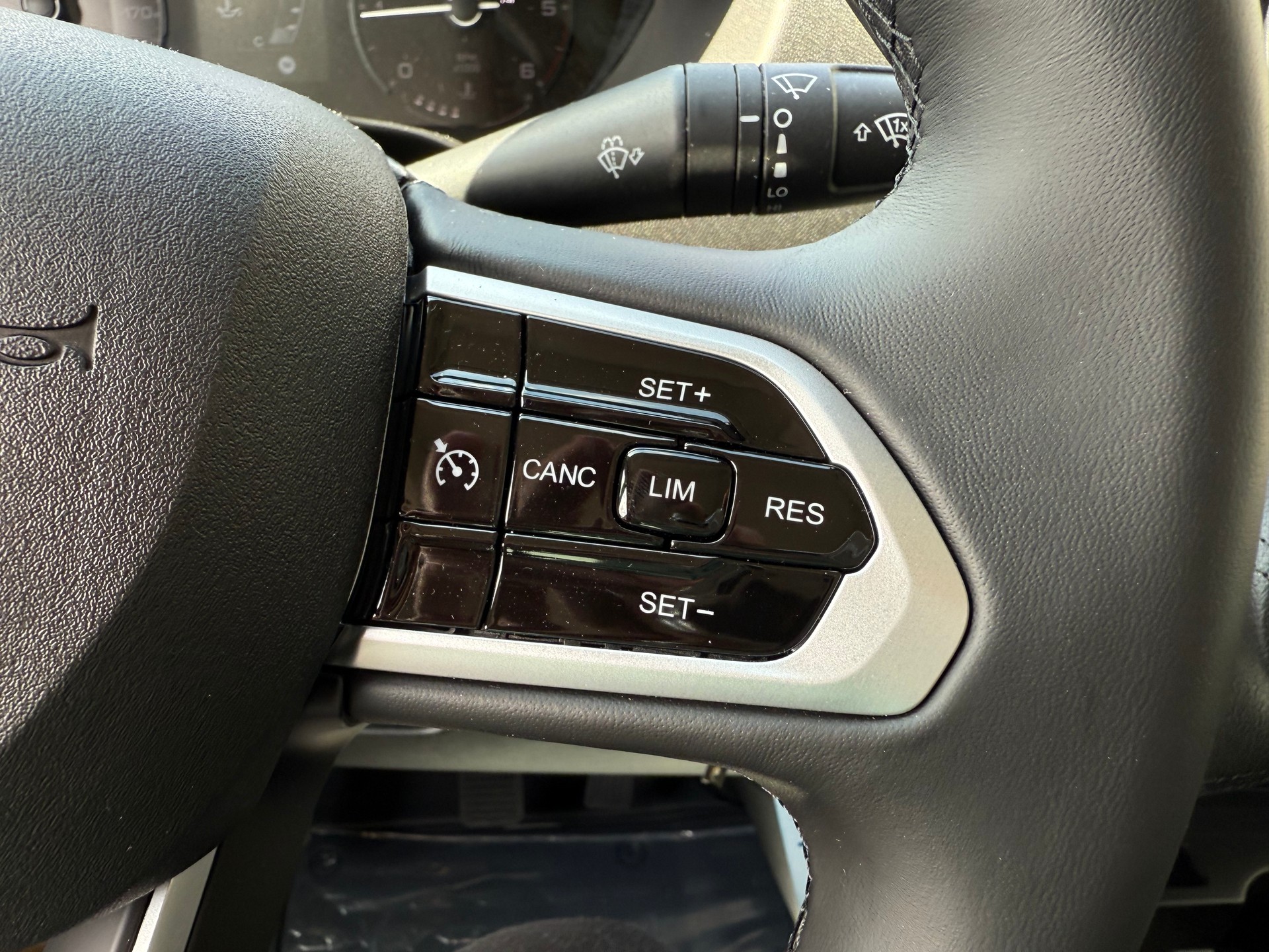 CITROEN Jumper 35+ 2.2 BlueHDi 180PS L4H2 2 Airbag Kamera 270°Tür Doppelblattfedern AHK 3T Holzboden, alle Grössen verfügbar!-image-14