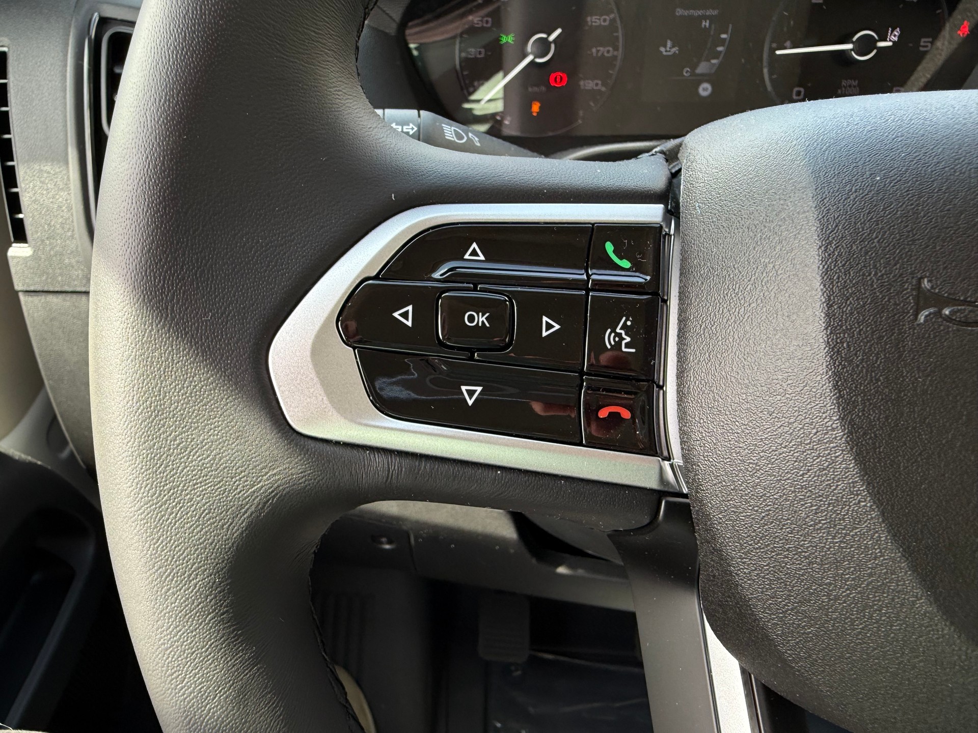 CITROEN Jumper 35+ 2.2 BlueHDi 180PS L4H2 2 Airbag Kamera 270°Tür Doppelblattfedern AHK 3T Holzboden, alle Grössen verfügbar!-image-13