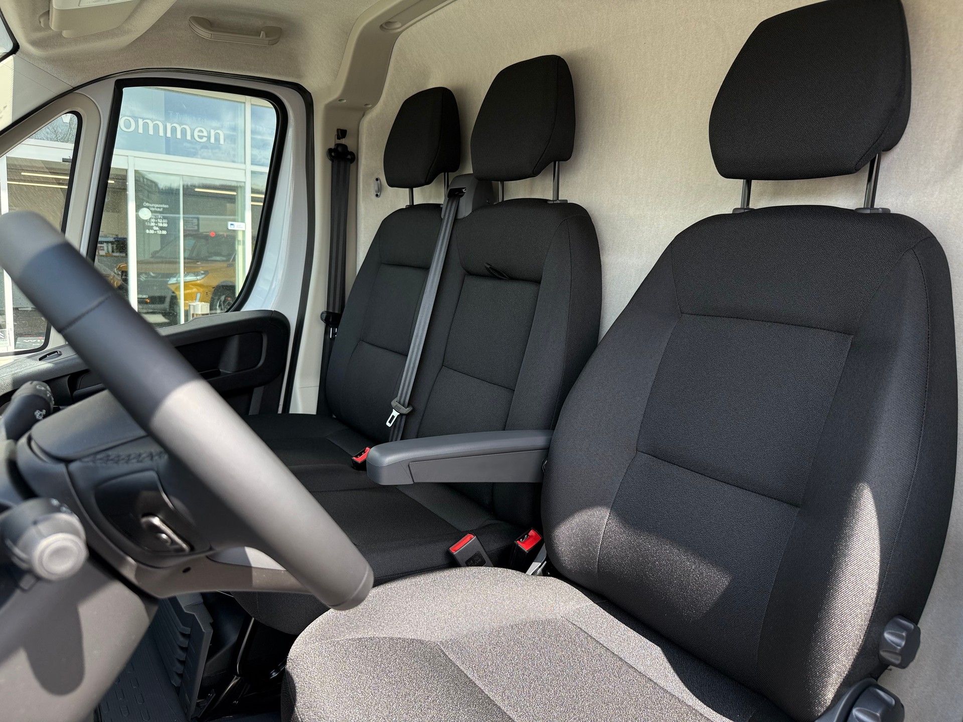 CITROEN Jumper 35+ 2.2 BlueHDi 180PS L4H2 2 Airbag Kamera 270°Tür Doppelblattfedern AHK 3T Holzboden, alle Grössen verfügbar!-image-10