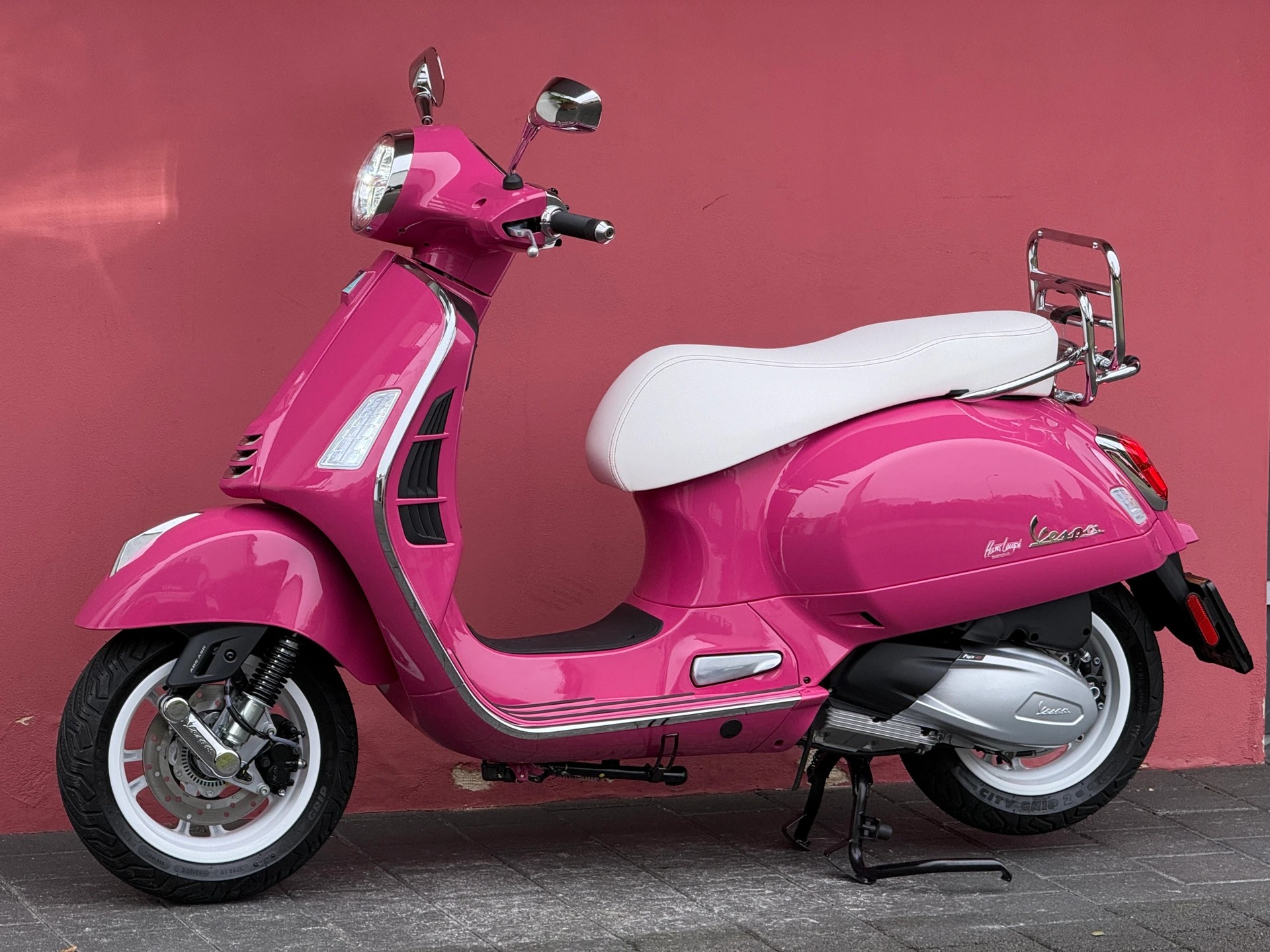 PIAGGIO Vespa GTS 310 Shocking Rosa 801 Tailor Made-image-10