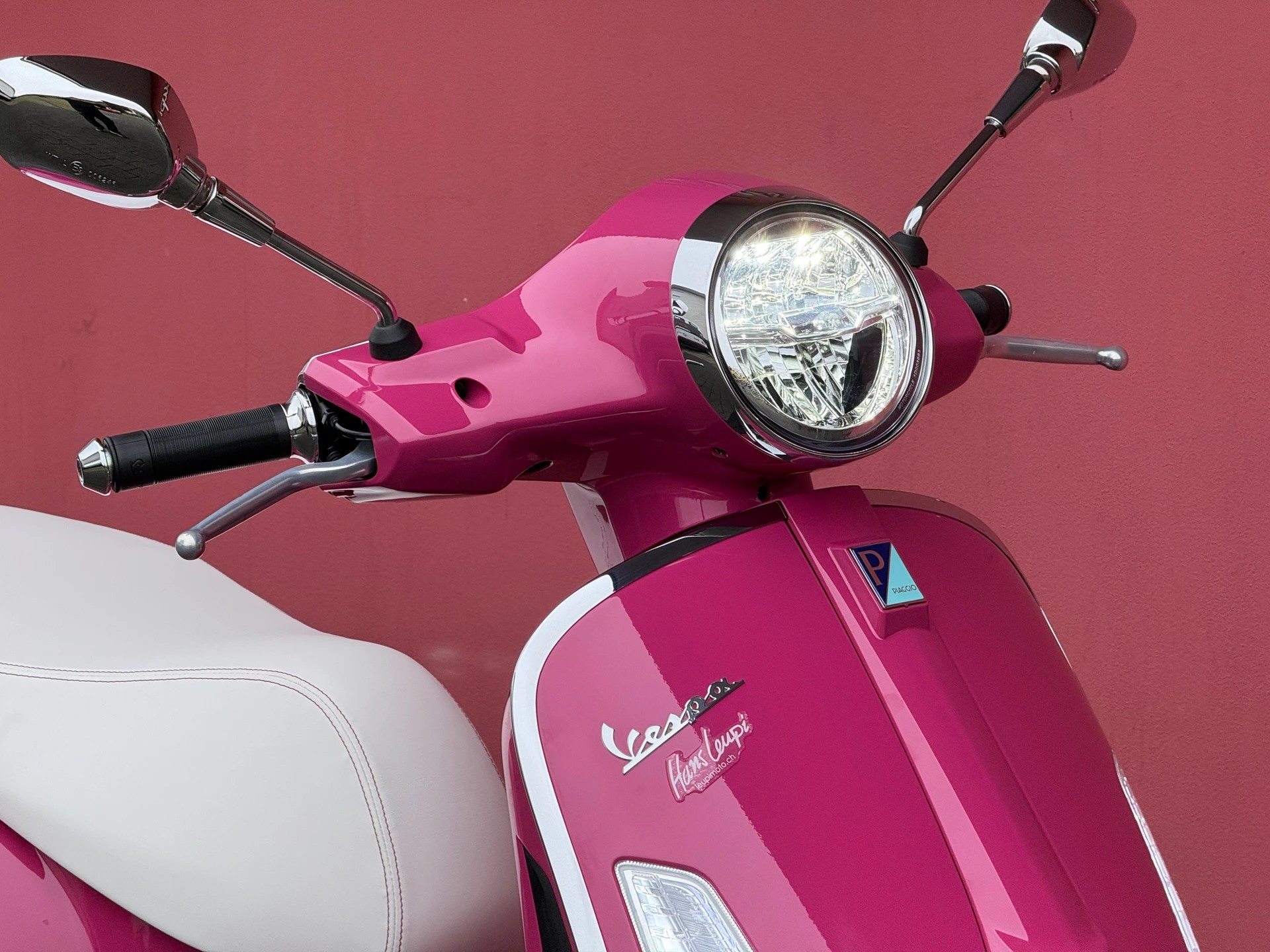 PIAGGIO Vespa GTS 310 Shocking Rosa 801 Tailor Made-image-12