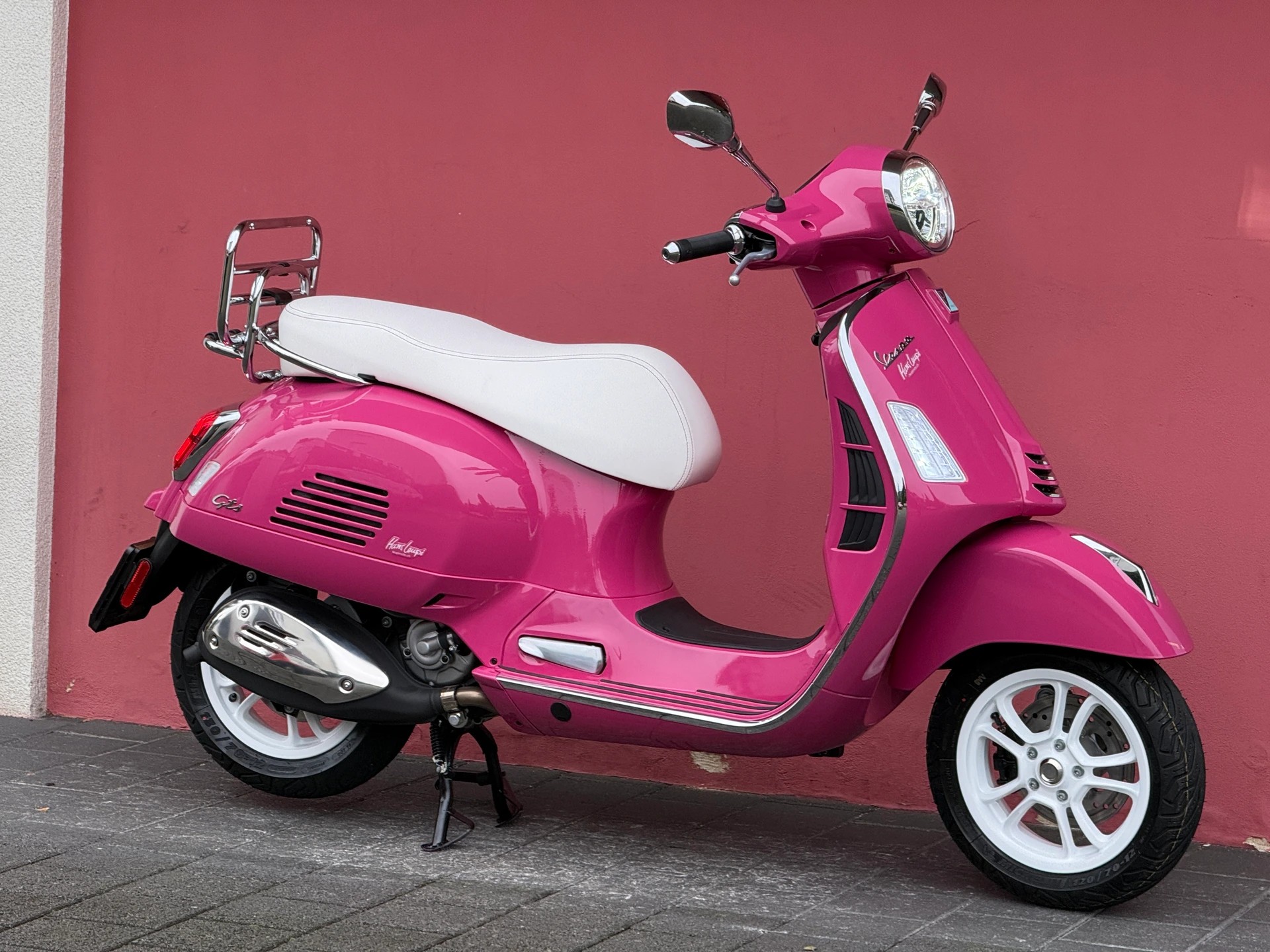 PIAGGIO Vespa GTS 310 Shocking Rosa 801 Tailor Made-image-3