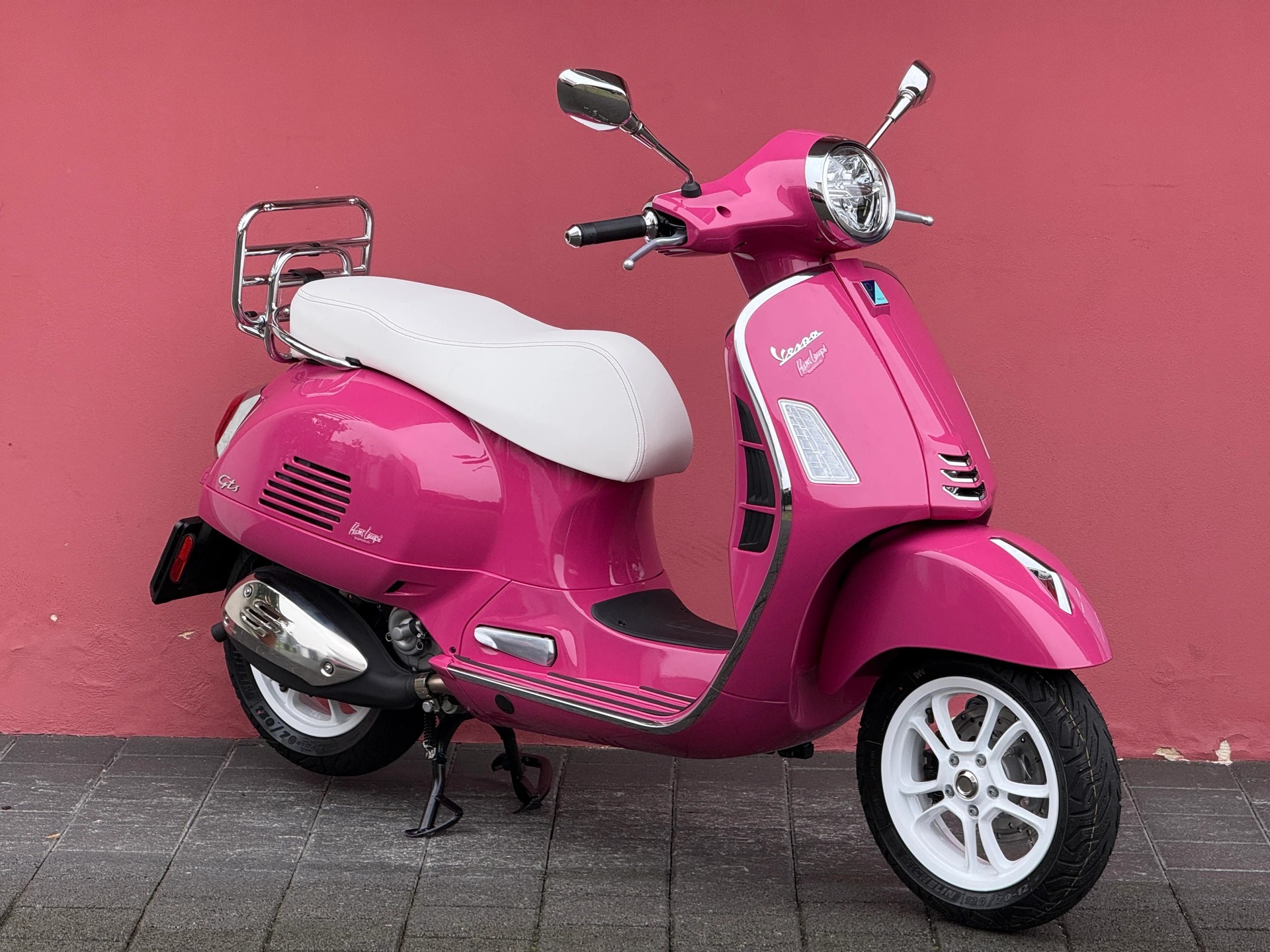 PIAGGIO Vespa GTS 310 Shocking Rosa 801 Tailor Made-image-4