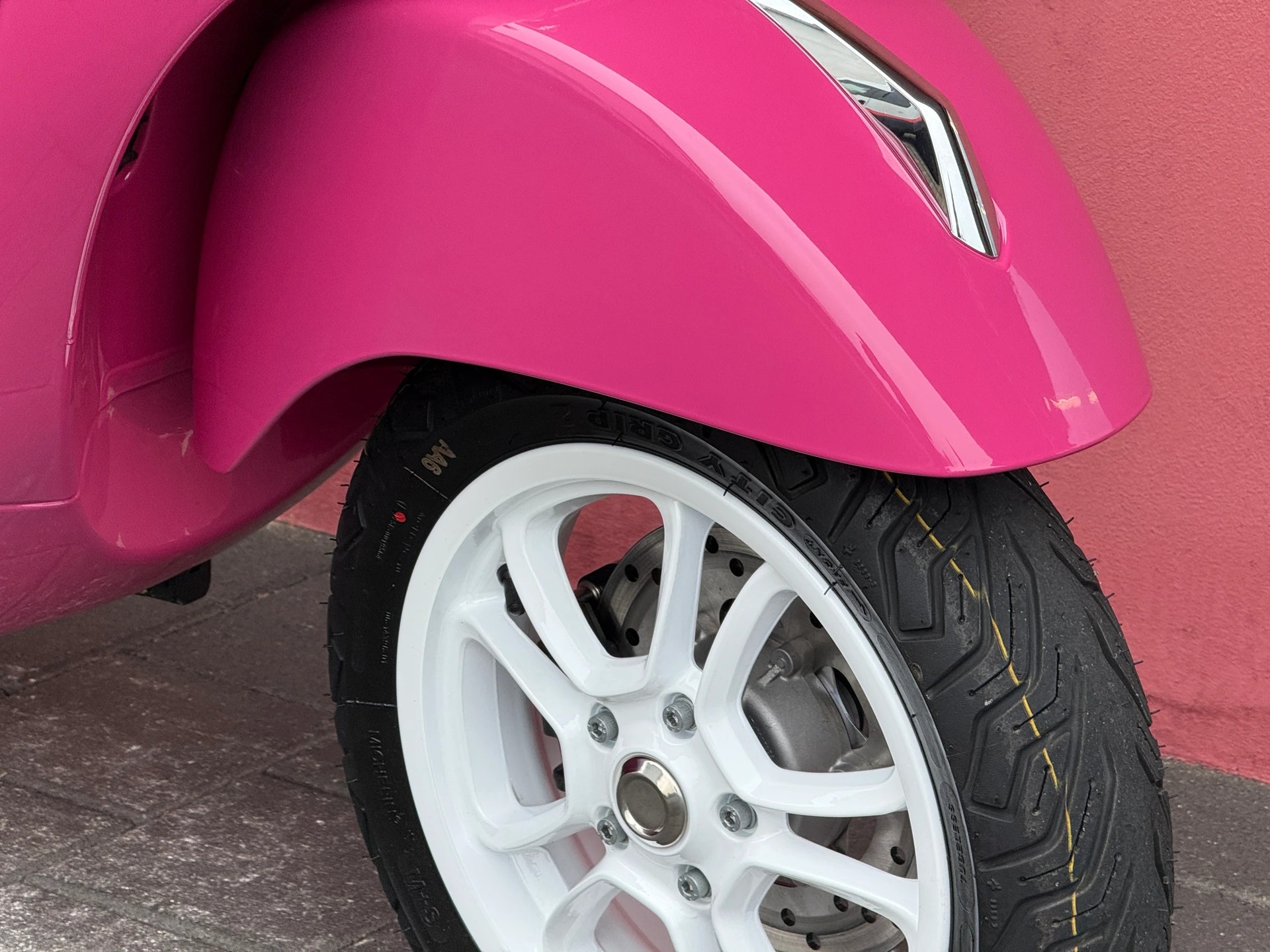PIAGGIO Vespa GTS 310 Shocking Rosa 801 Tailor Made-image-2