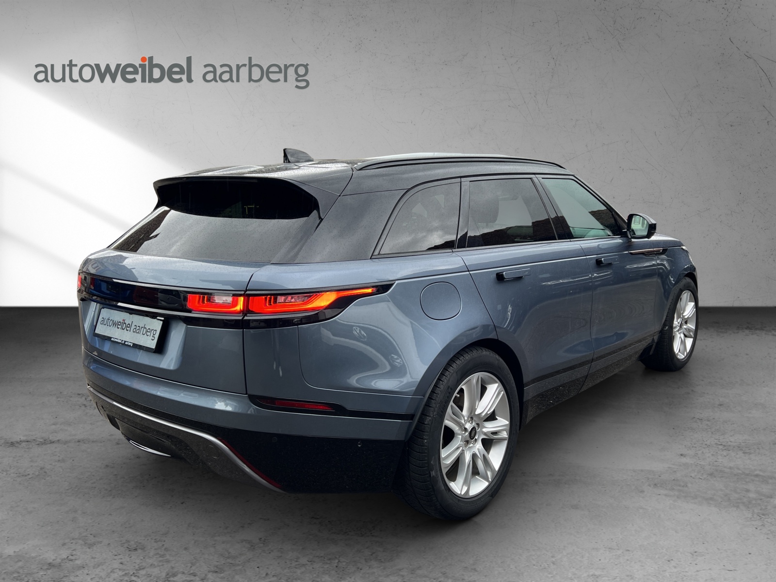 LAND ROVER Range Rover Velar R-Dynamic D 240 SE Automatic-showroom-element-1