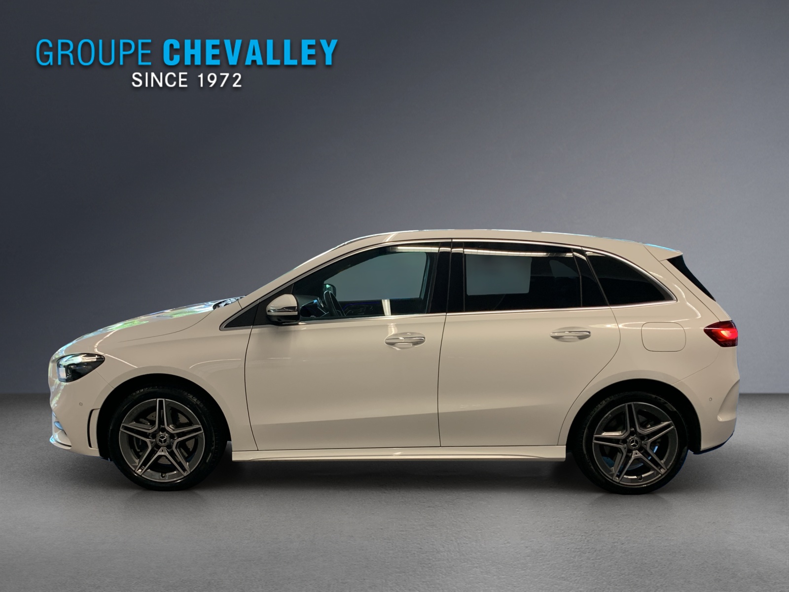 MERCEDES-BENZ B 250 e 8G-DCT-showroom-element-3