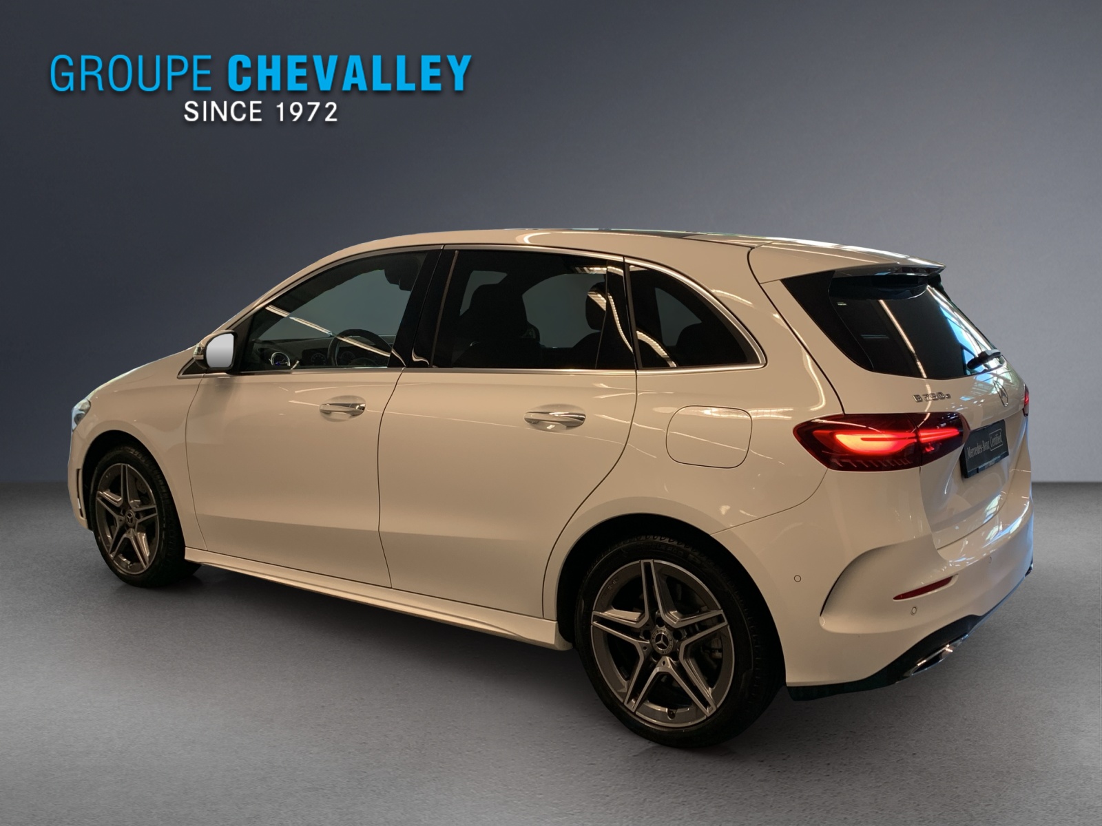 MERCEDES-BENZ B 250 e 8G-DCT-showroom-element-2