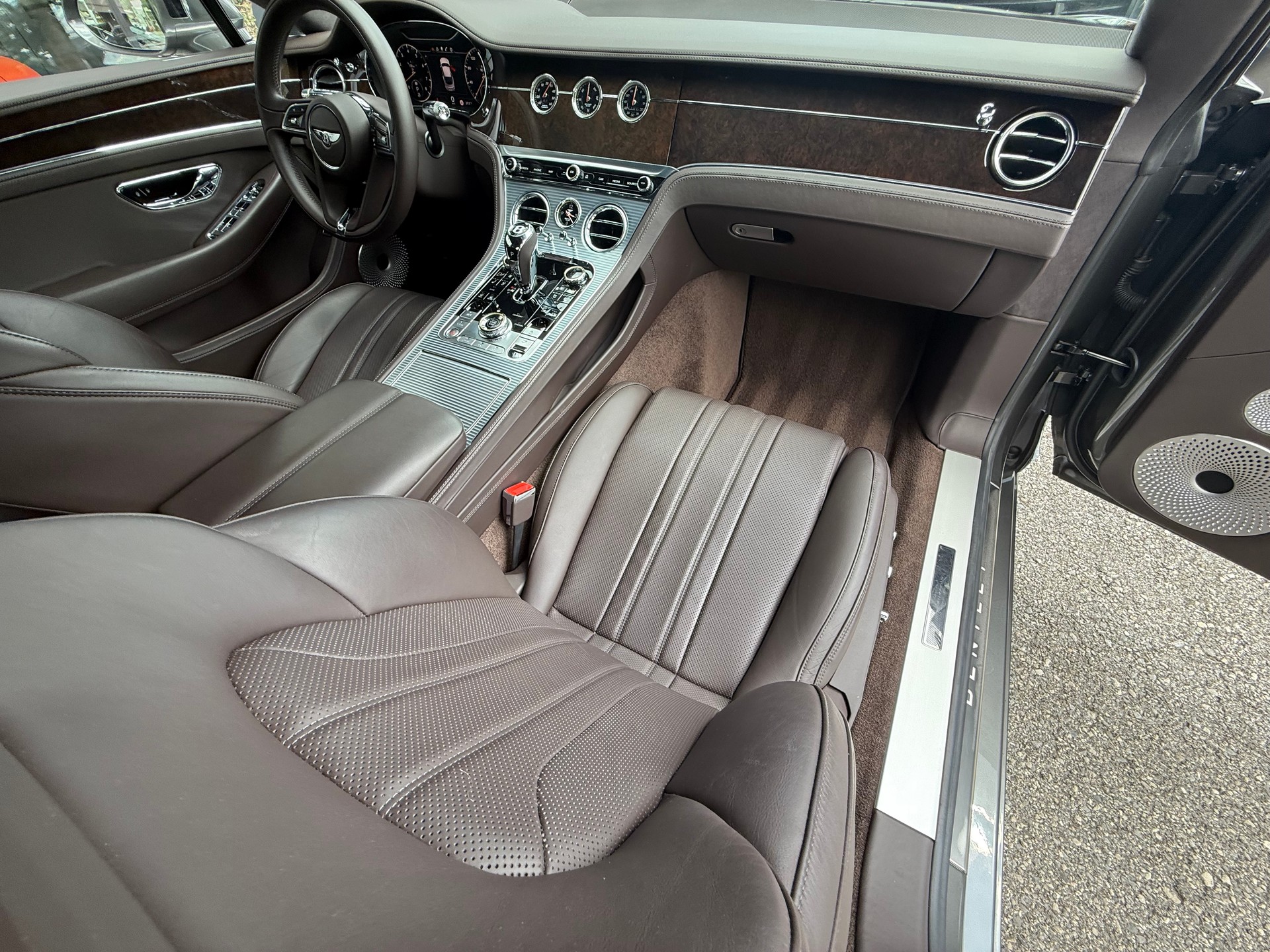 BENTLEY Continental GT 4.0 V8-image-11