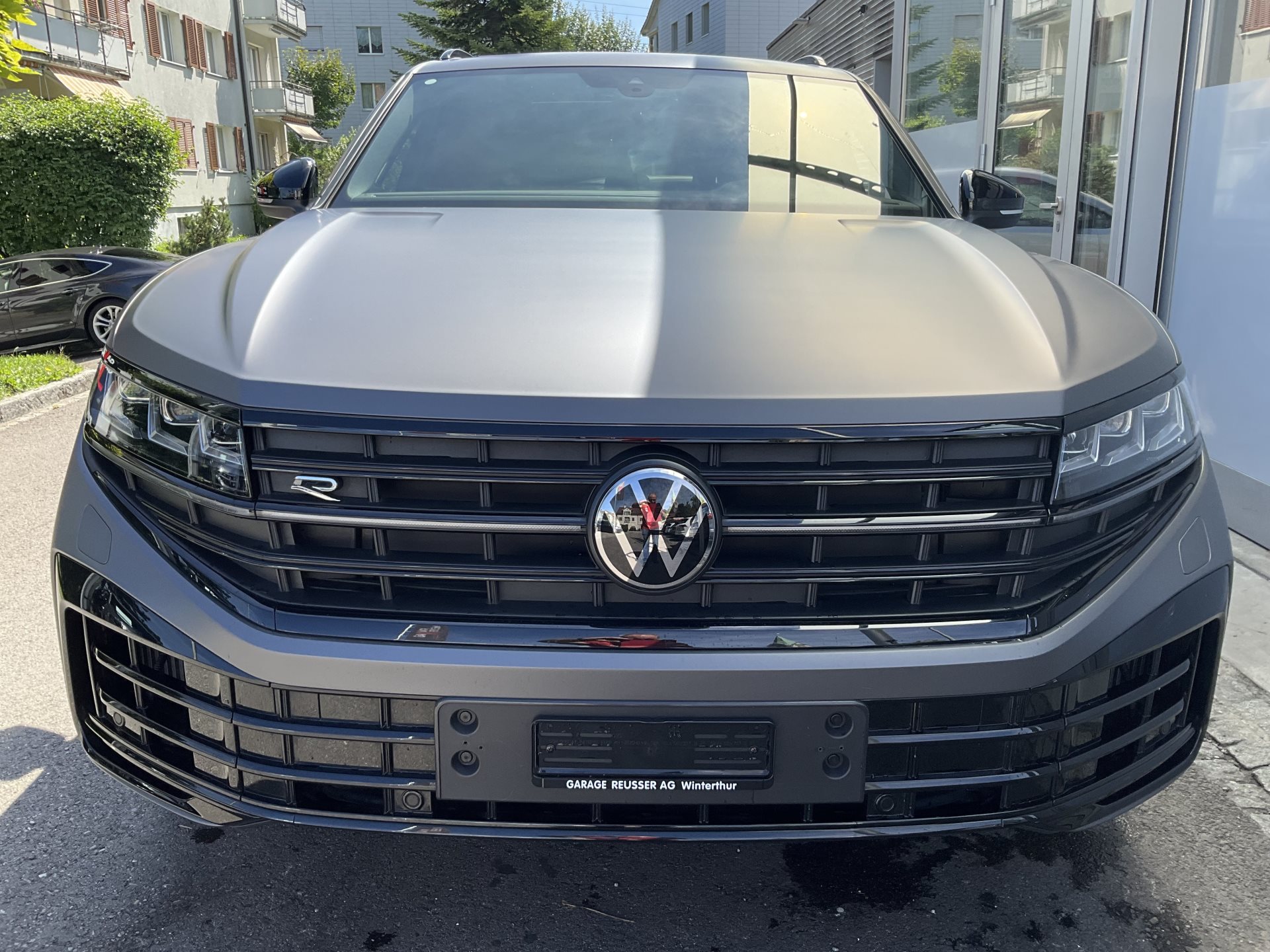 VW Touareg 3.0 TSI eHYBRID 462 PS 4MOTION R *** SILIZIUMGRAU MATT & 5 JAHRE VW WERSGARANTIE ***-showroom-element-1