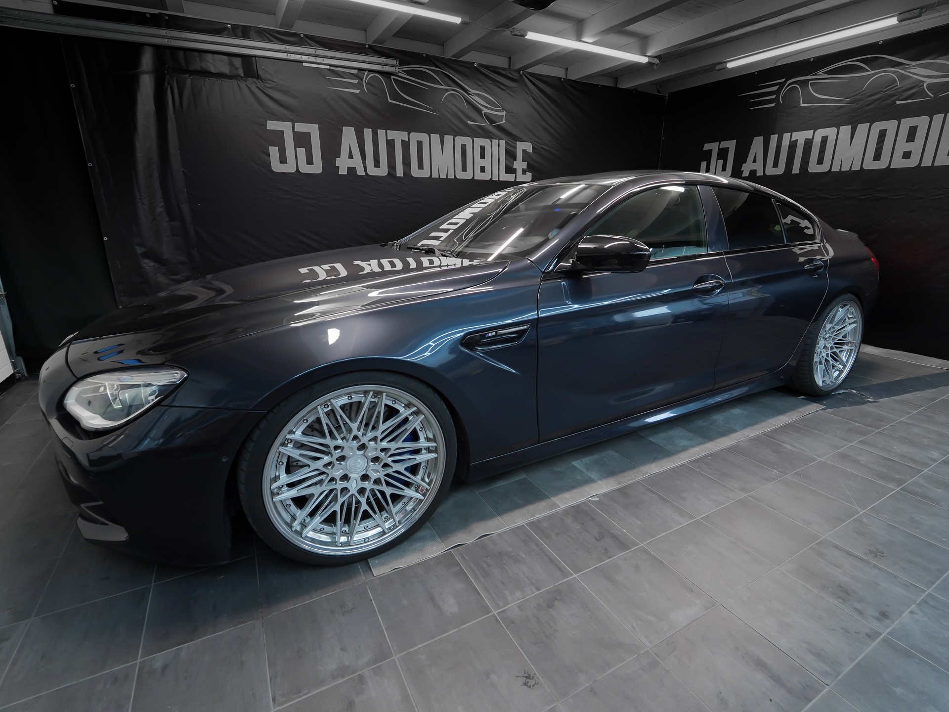 BMW M6 Gran Coupé Drivelogic-showroom-element-3