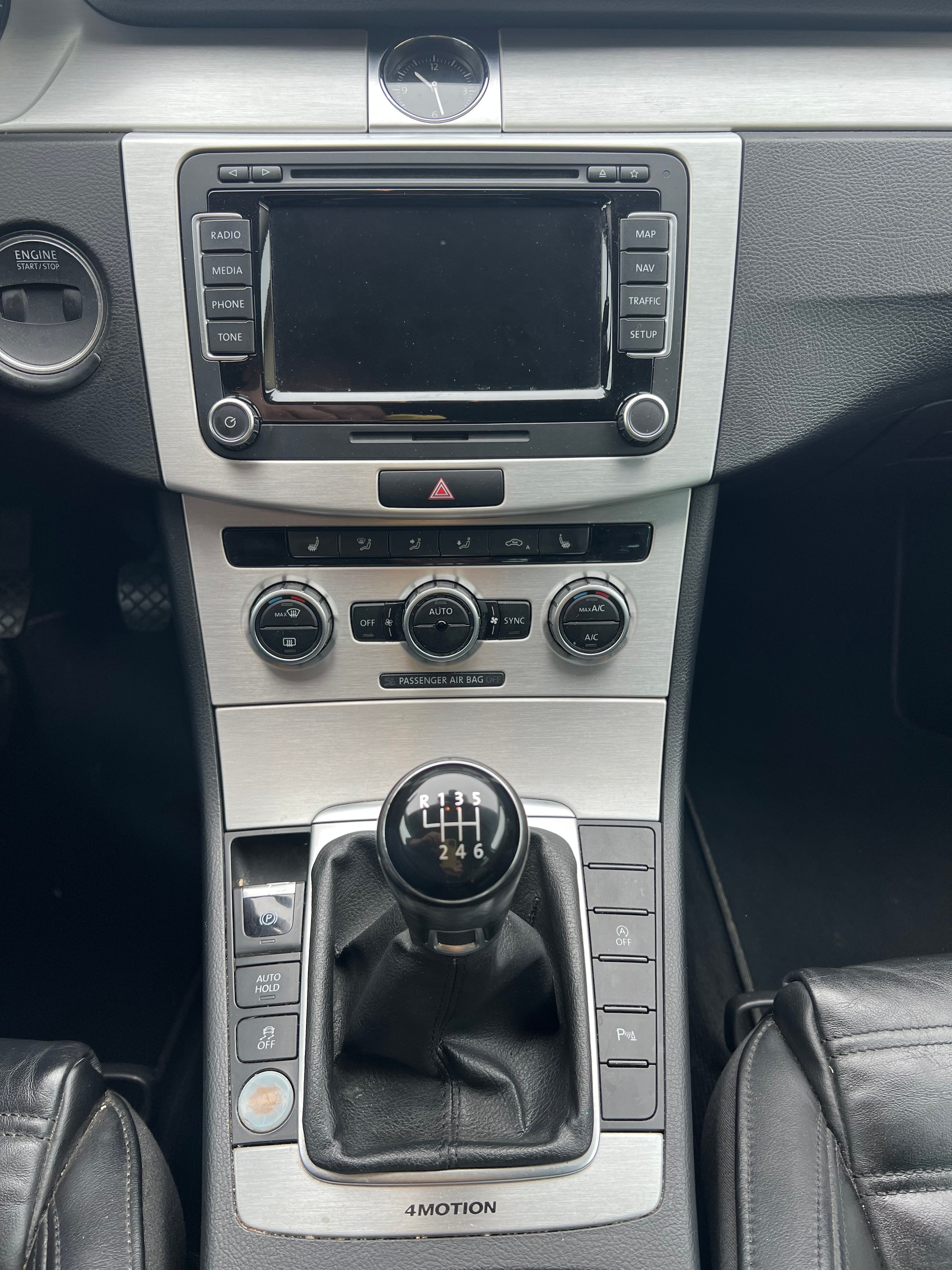 VW Passat Variant 2.0 TDI BMT Highline 4M-image-11
