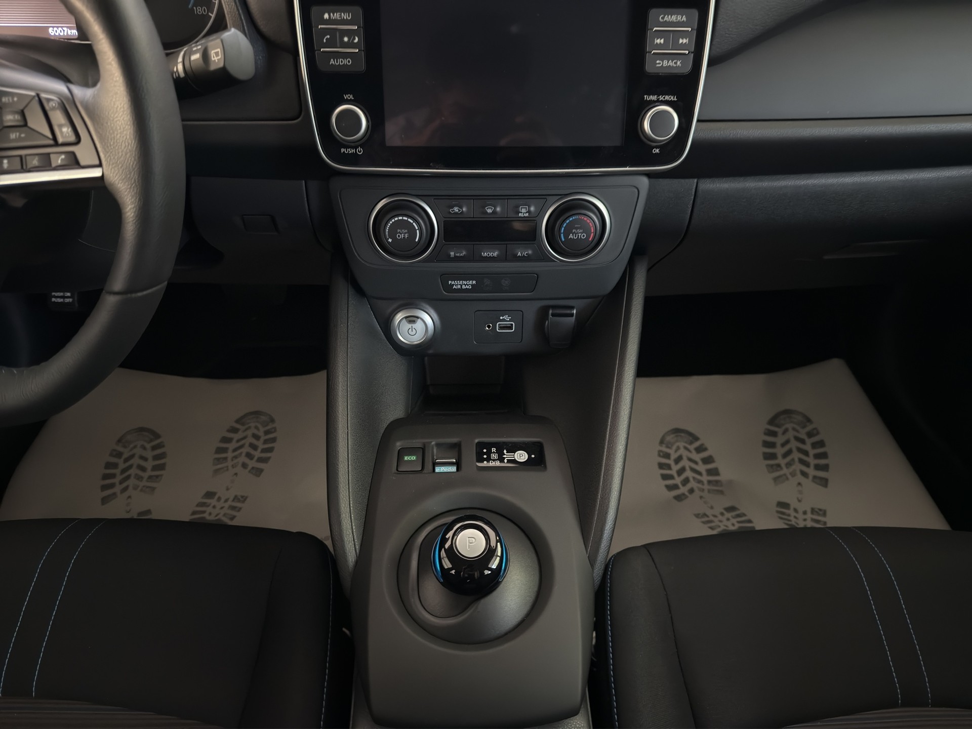 NISSAN Leaf Visia (incl. batt)-image-10