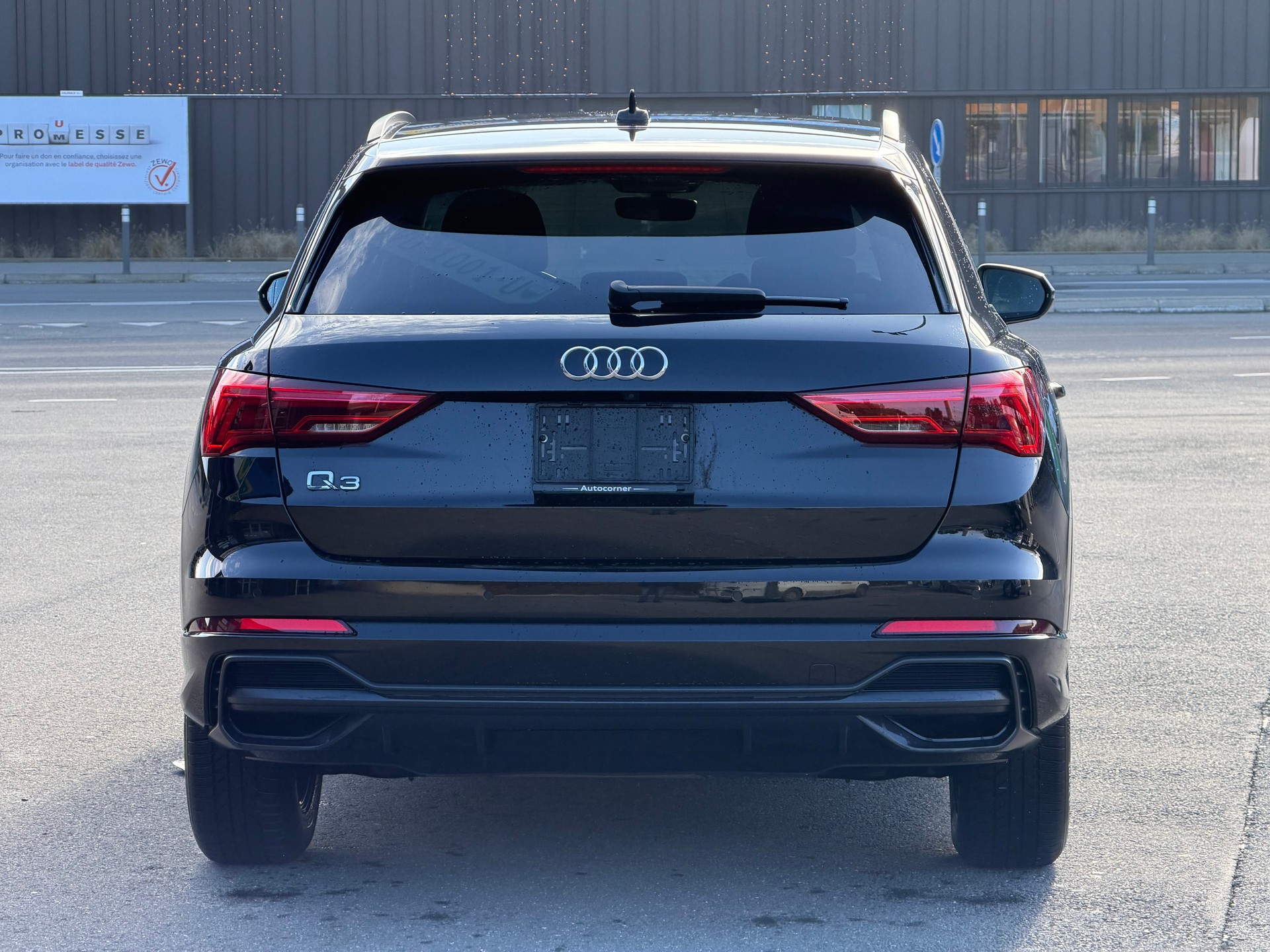 AUDI Q3 35 TFSI S line Attraction S-tronic-showroom-element-3