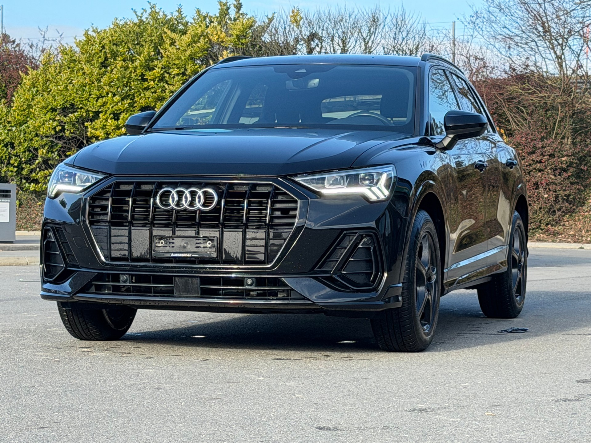 AUDI Q3 35 TFSI S line Attraction S-tronic-showroom-element-1