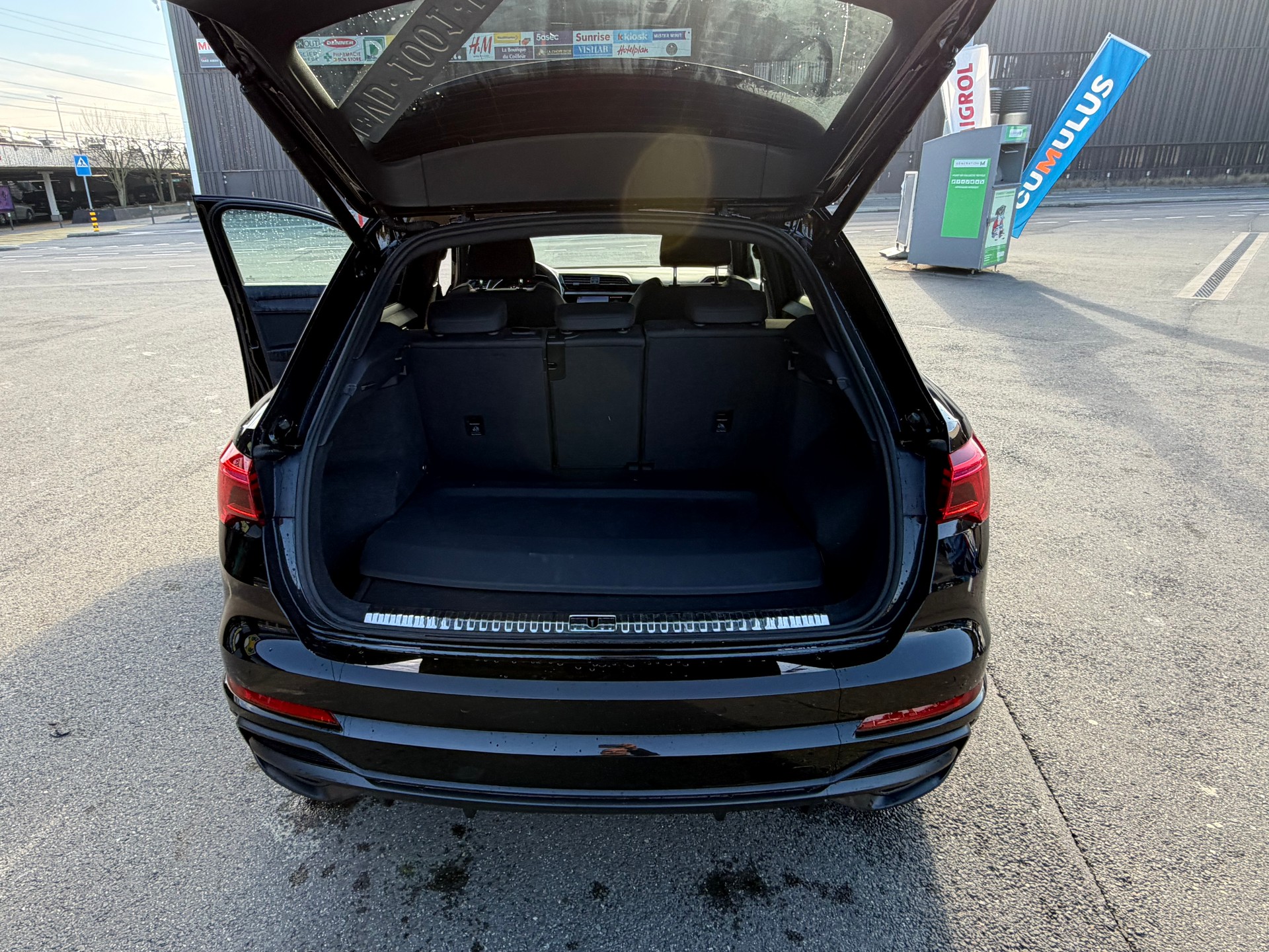 AUDI Q3 35 TFSI S line Attraction S-tronic-image-7