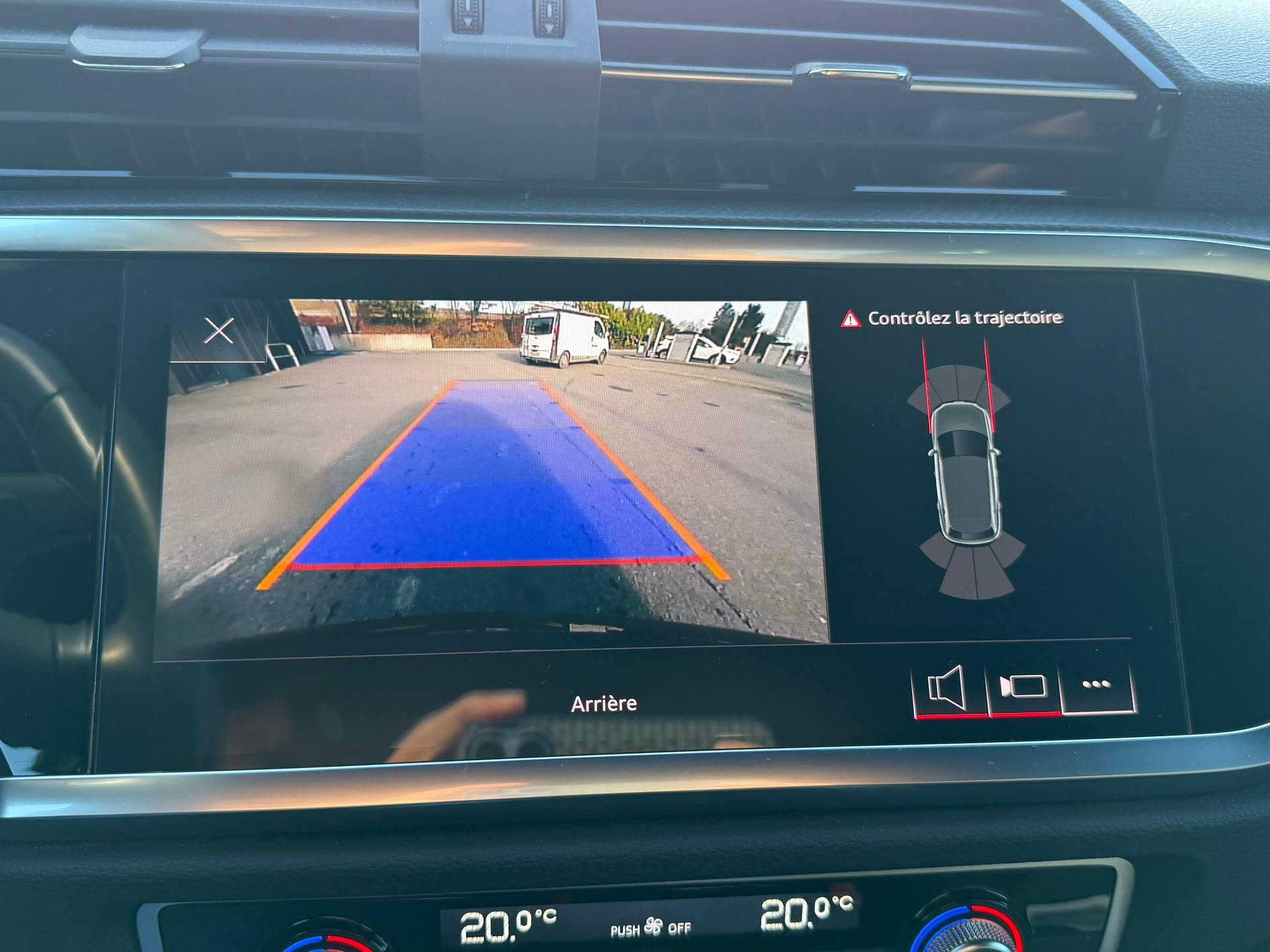 AUDI Q3 35 TFSI S line Attraction S-tronic-image-16