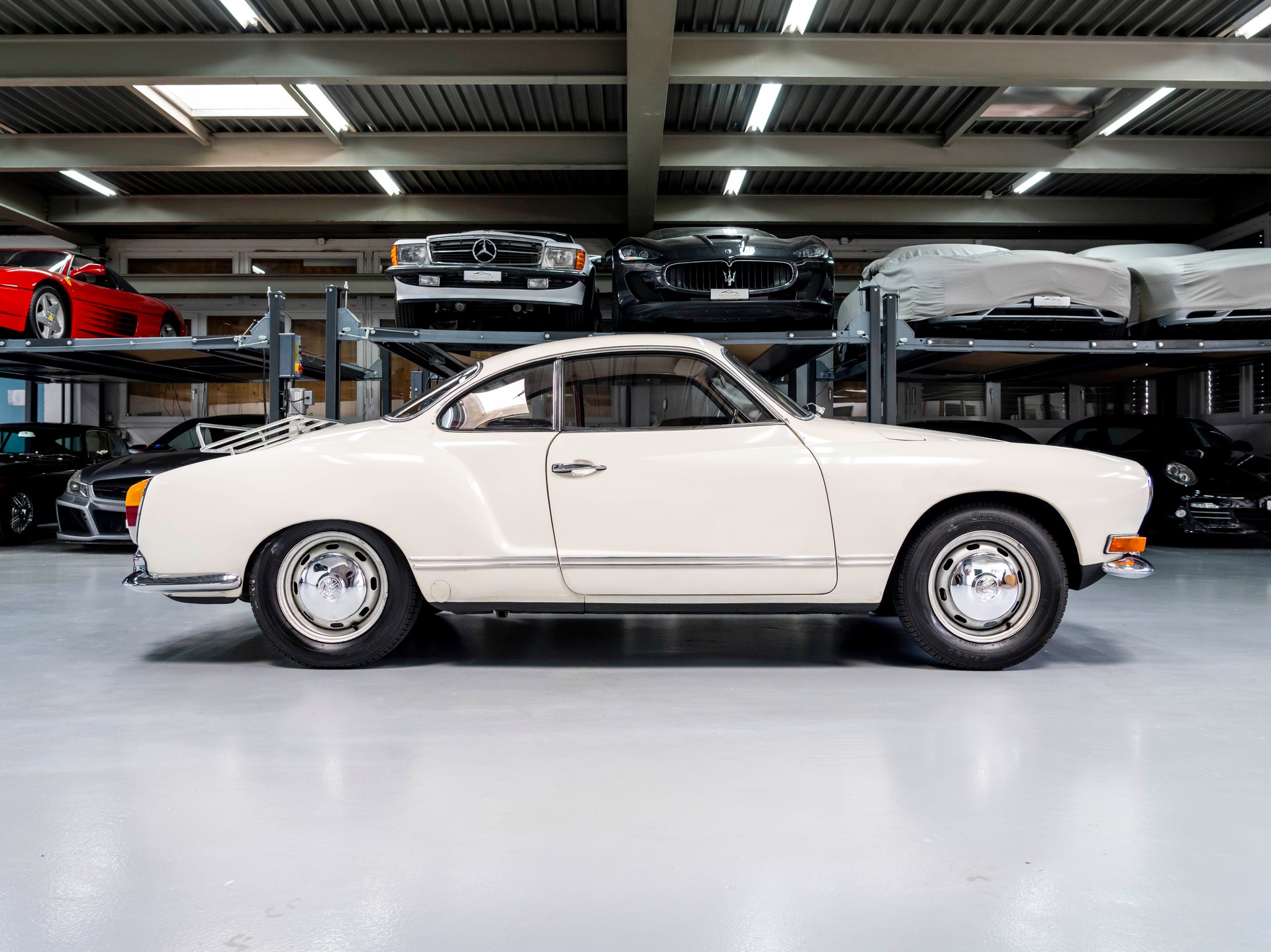VW Karmann-Ghia 14-image-4
