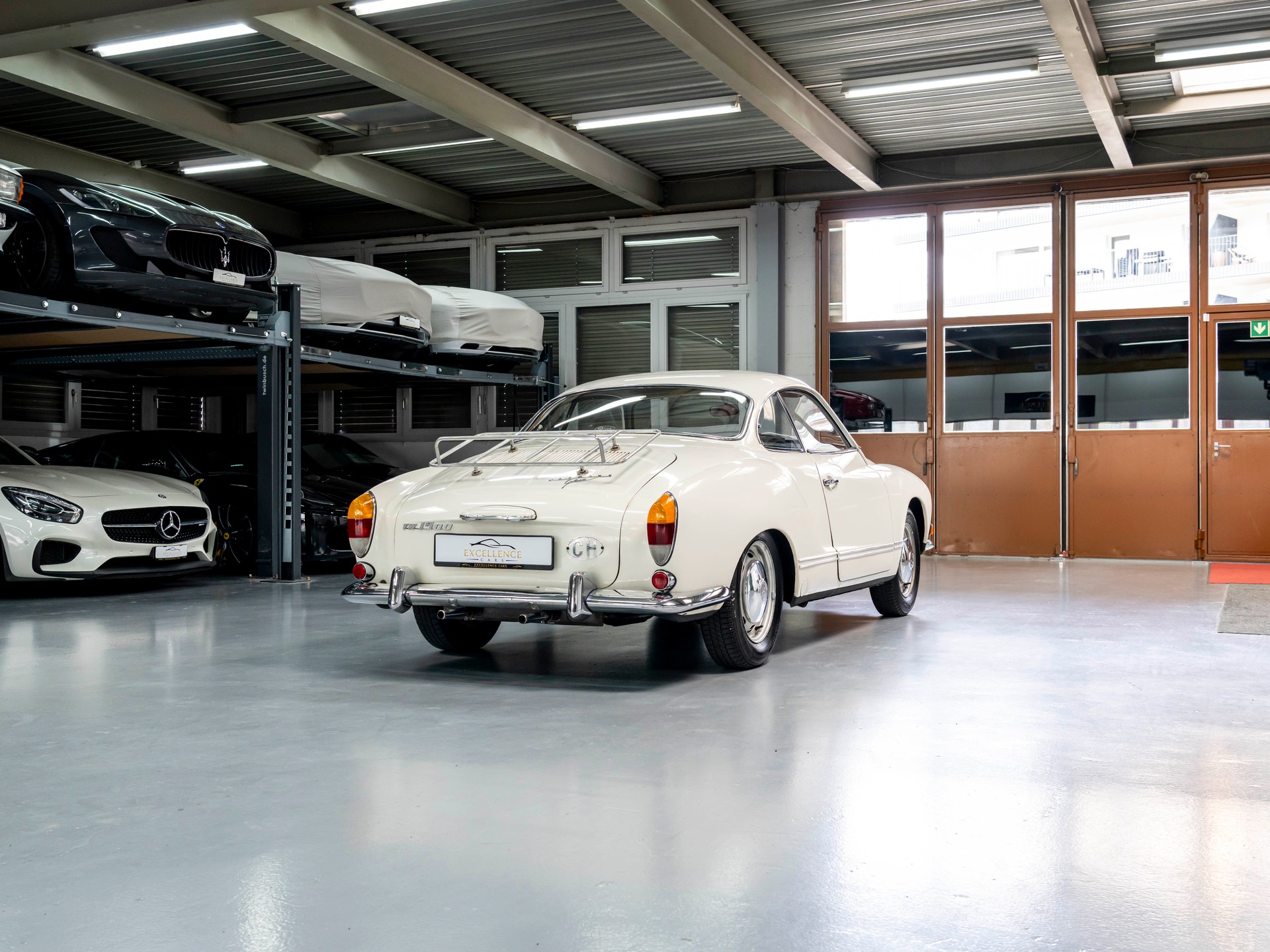 VW Karmann-Ghia 14-image-3