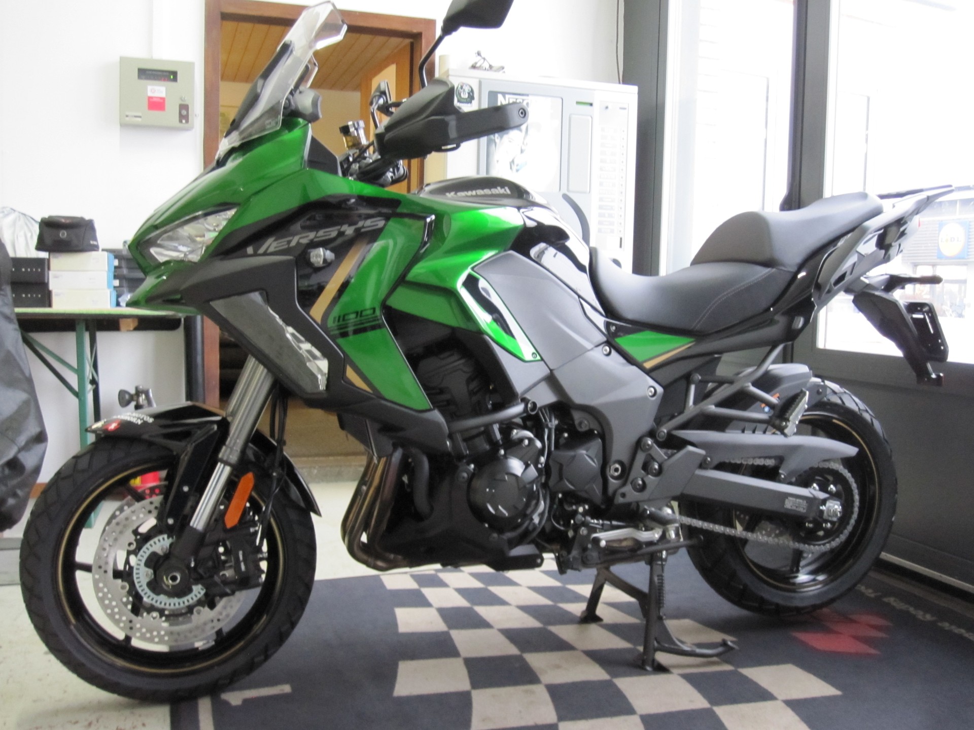 KAWASAKI Versys 1100 SE-image-4