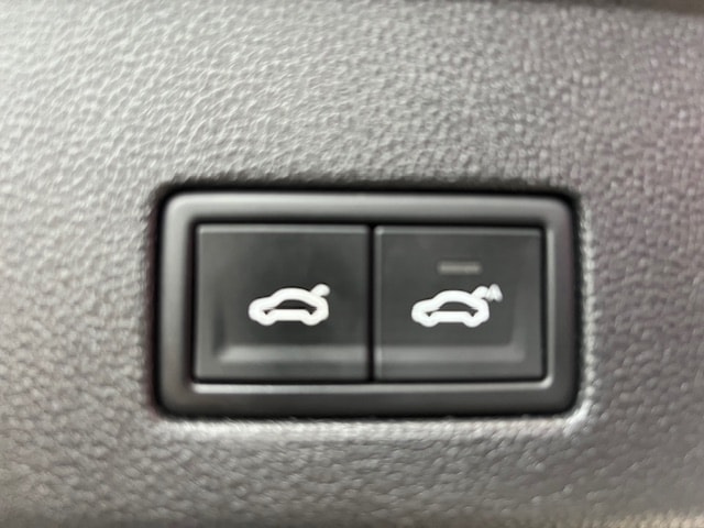 VW Touareg 3.0 TSI Elegance Tiptronic-image-28