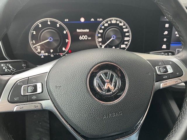 VW Touareg 3.0 TSI Elegance Tiptronic-image-12