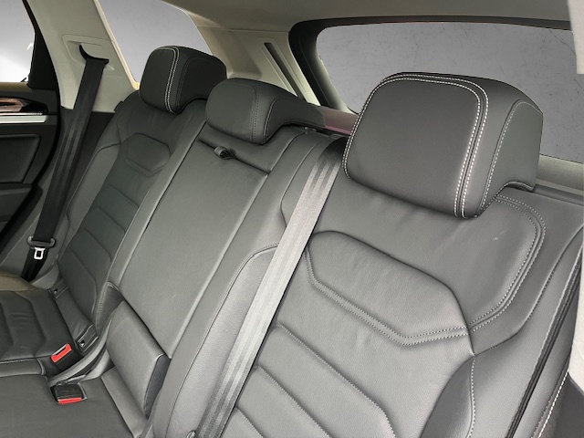 VW Touareg 3.0 TSI Elegance Tiptronic-image-26