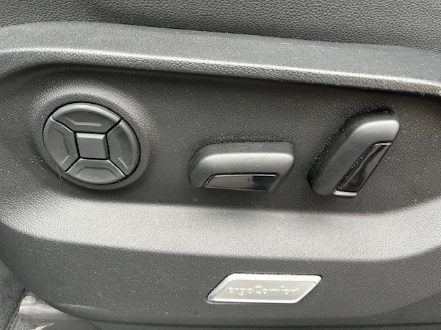 VW Touareg 3.0 TSI Elegance Tiptronic-image-5