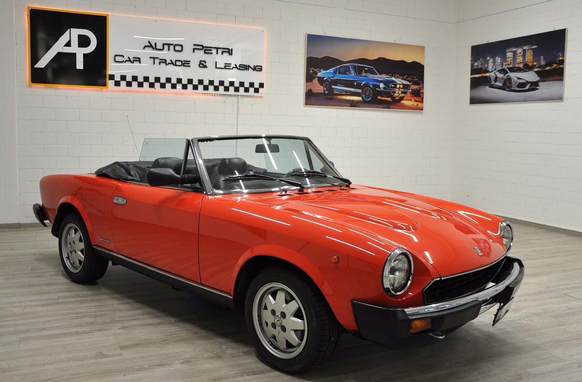 PININFARINA Spyder 124 DS-showroom-element-1