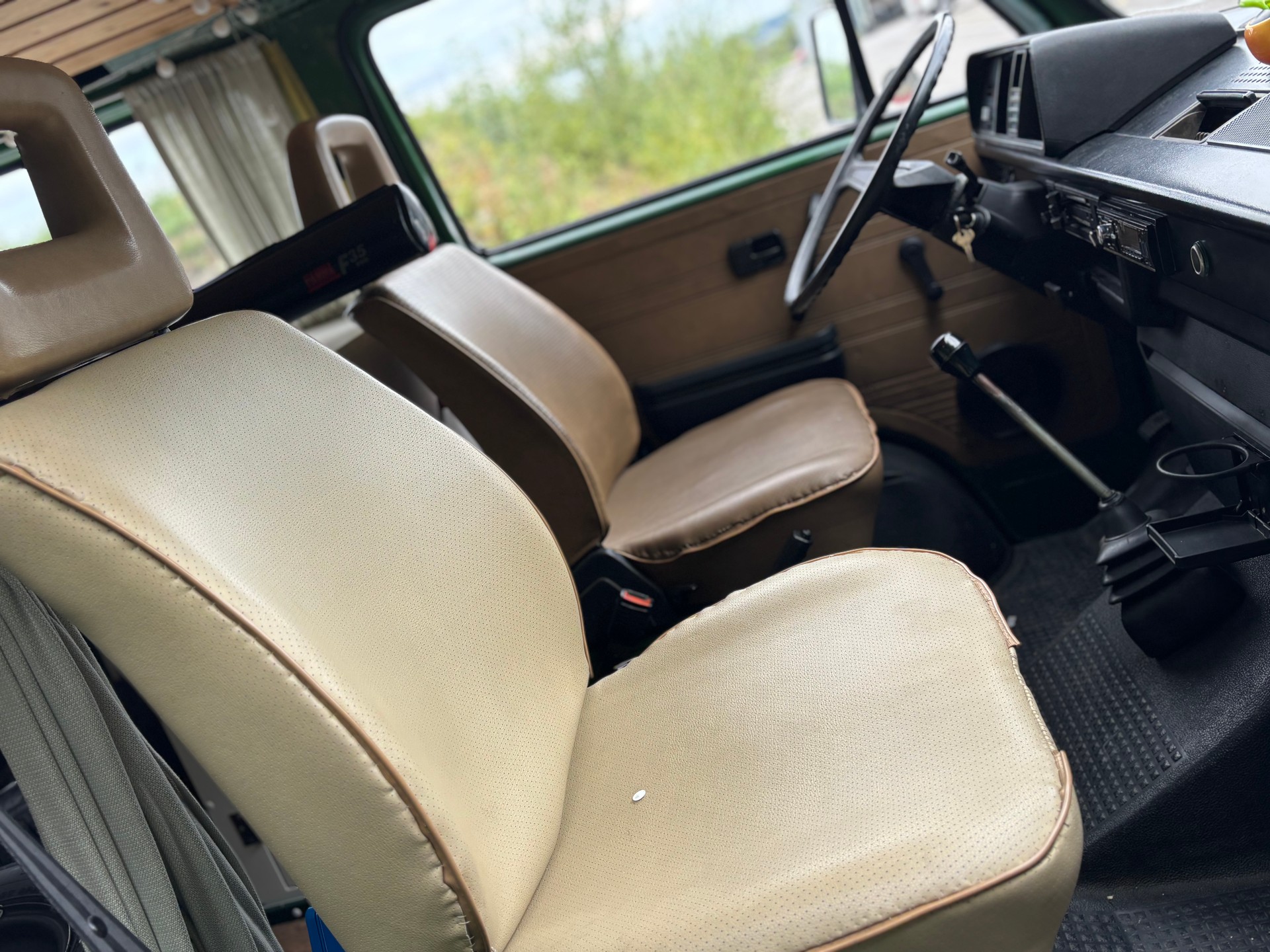 VW T2 **CAMPER**-image-13