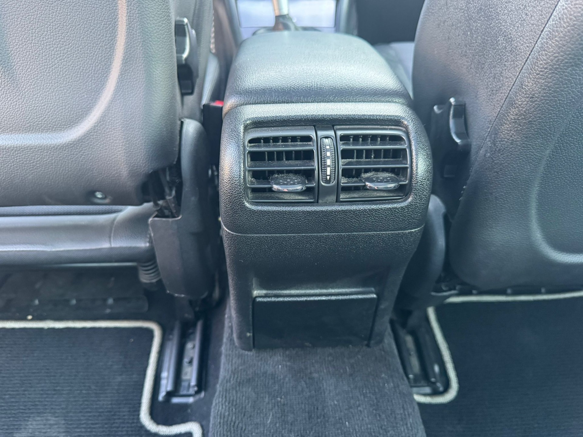 MERCEDES-BENZ CLC 180 Kompressor Sport Star+-image-15